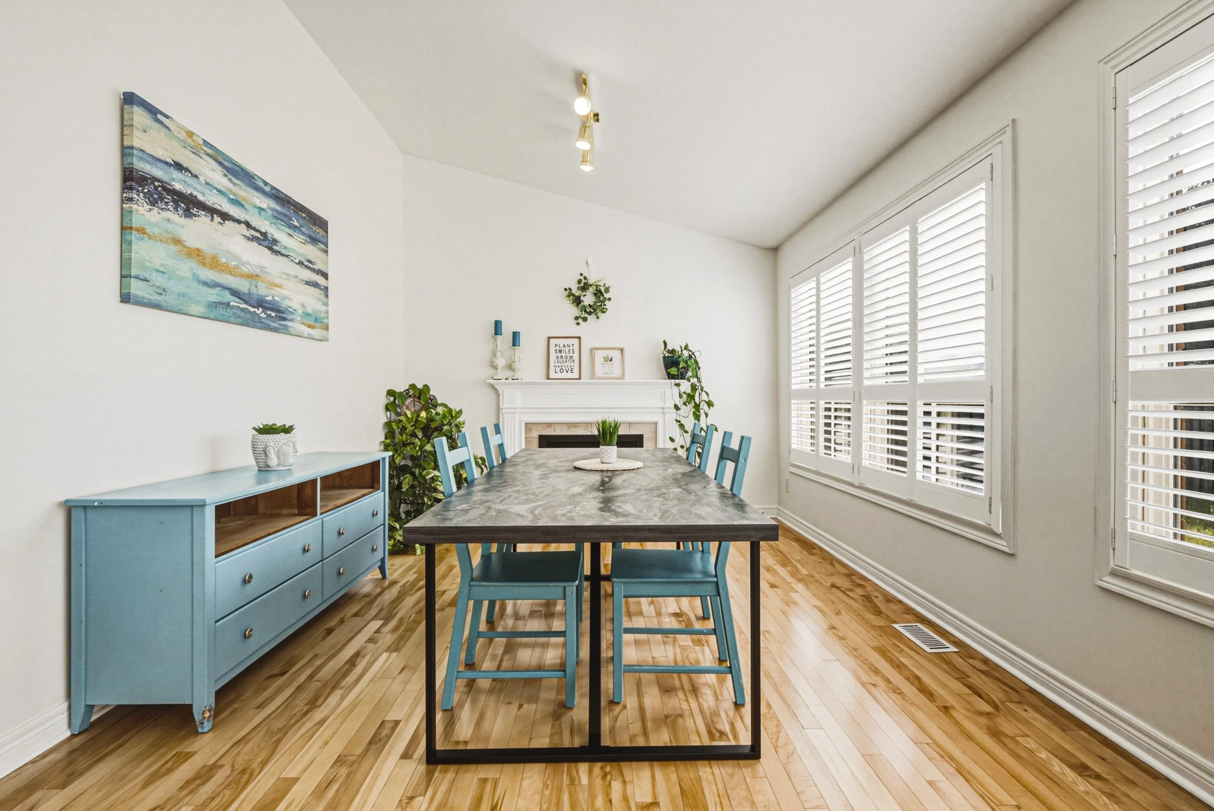 20 - 140 Country Club Dr, Cambridge.jpg