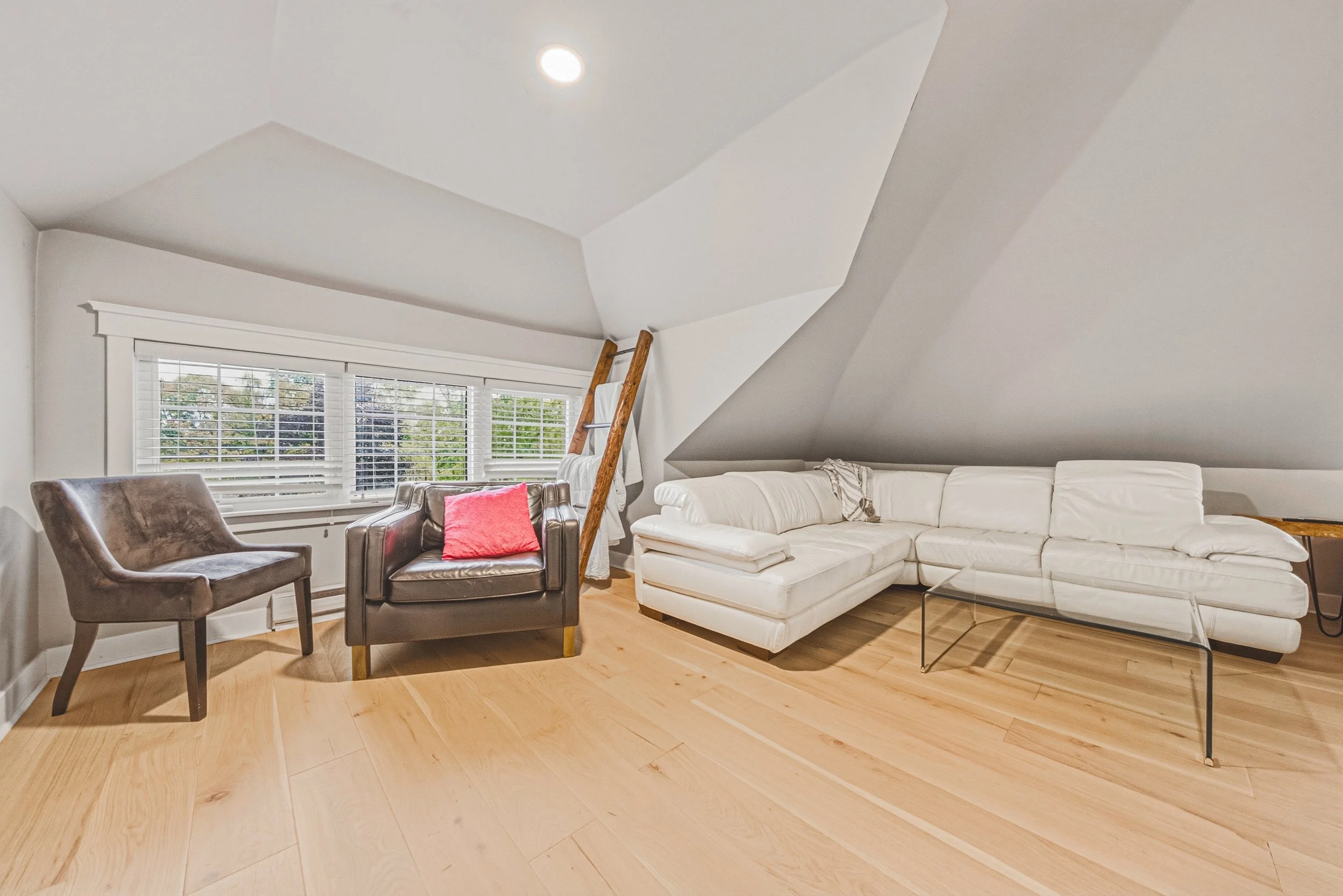 33-595 Mt Pleasant Rd Brantford.jpg