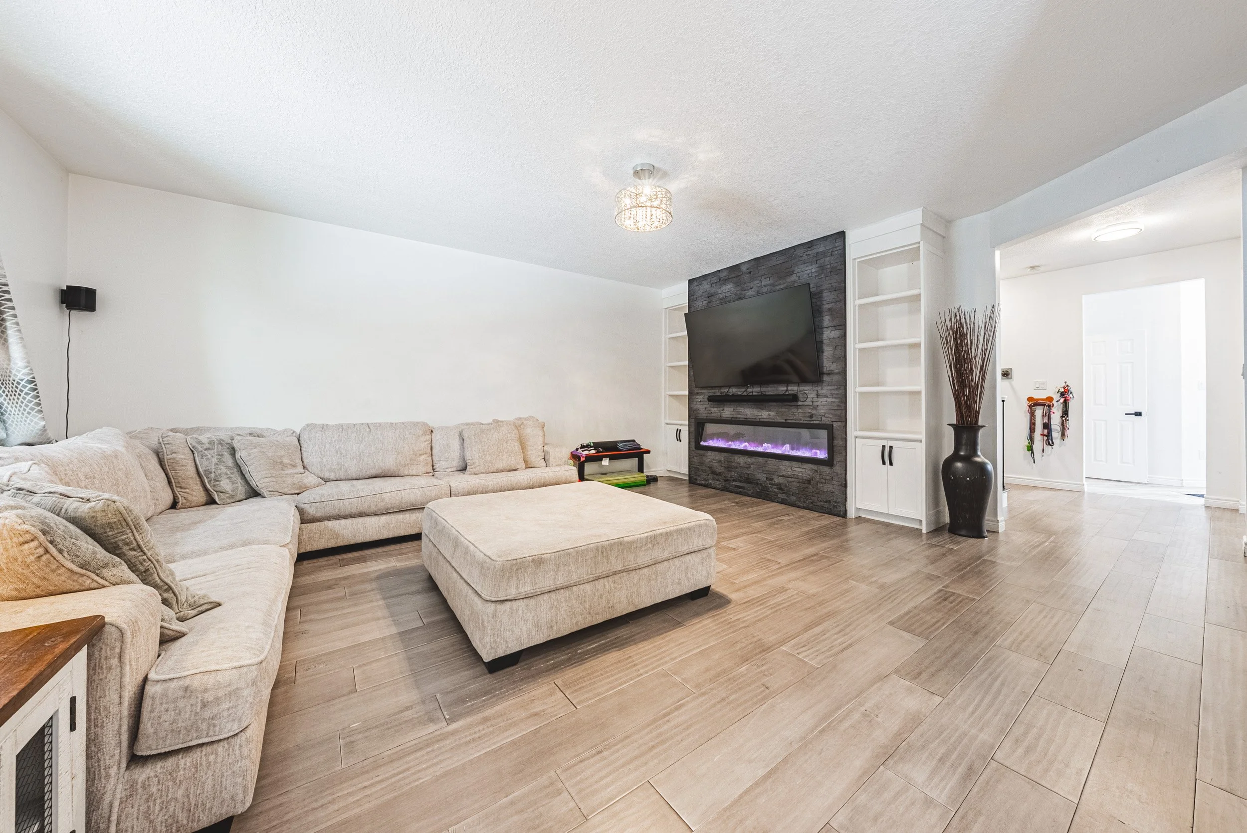 12 - 6 Second Rd W, Stoney Creek.jpg