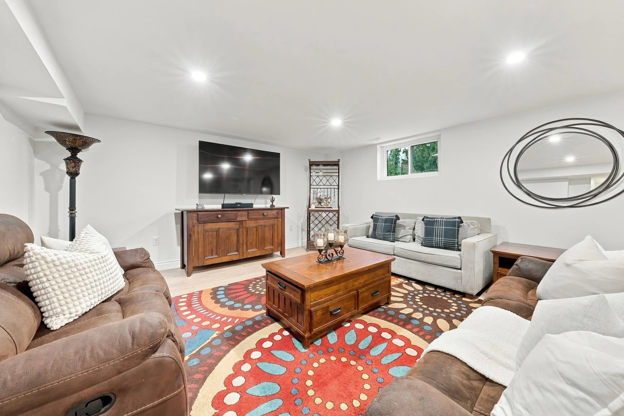 31 - 915 Tanager Ave, Burlington.jpg