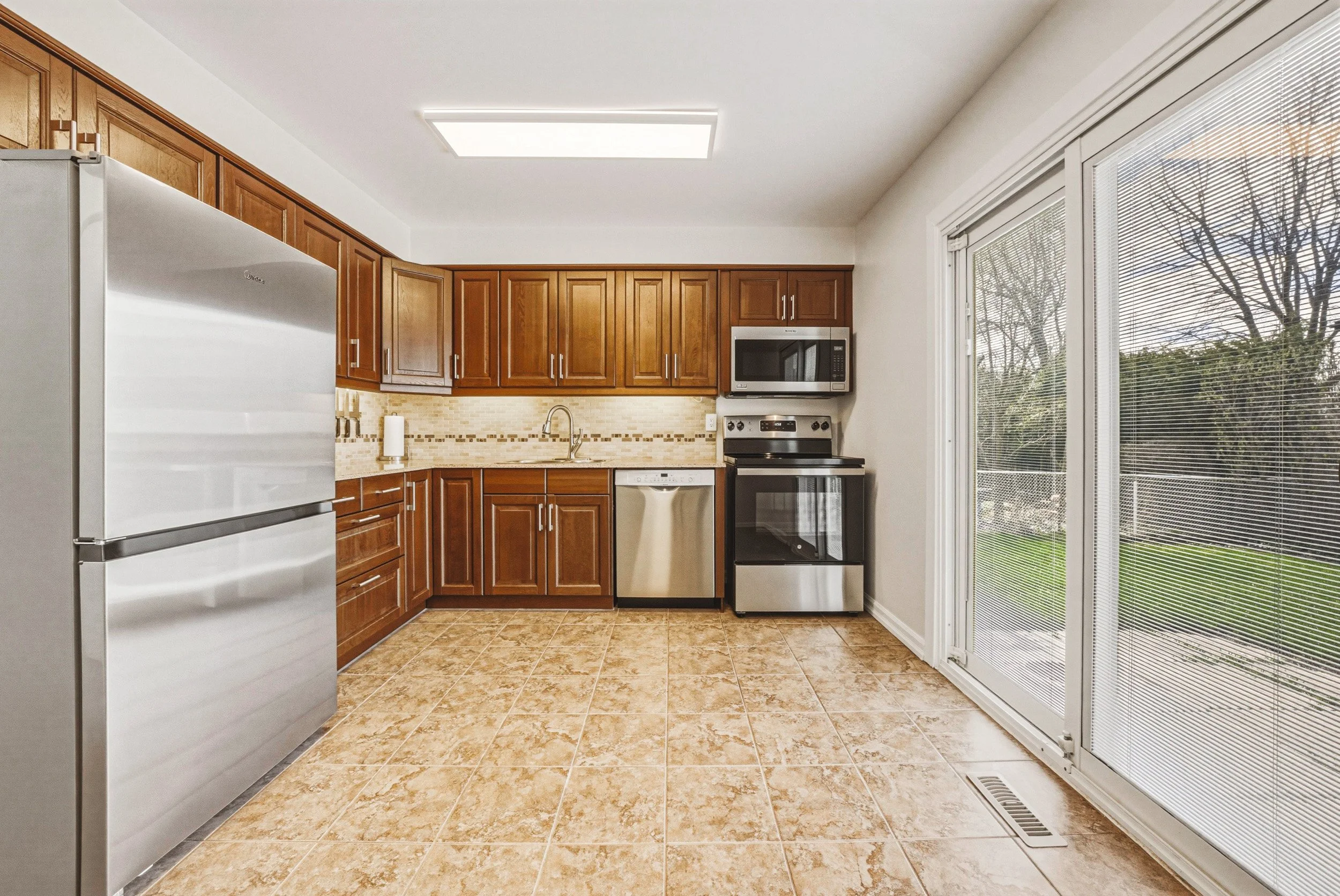 14 - 4 Mount Forest Dr, Brampton.jpg