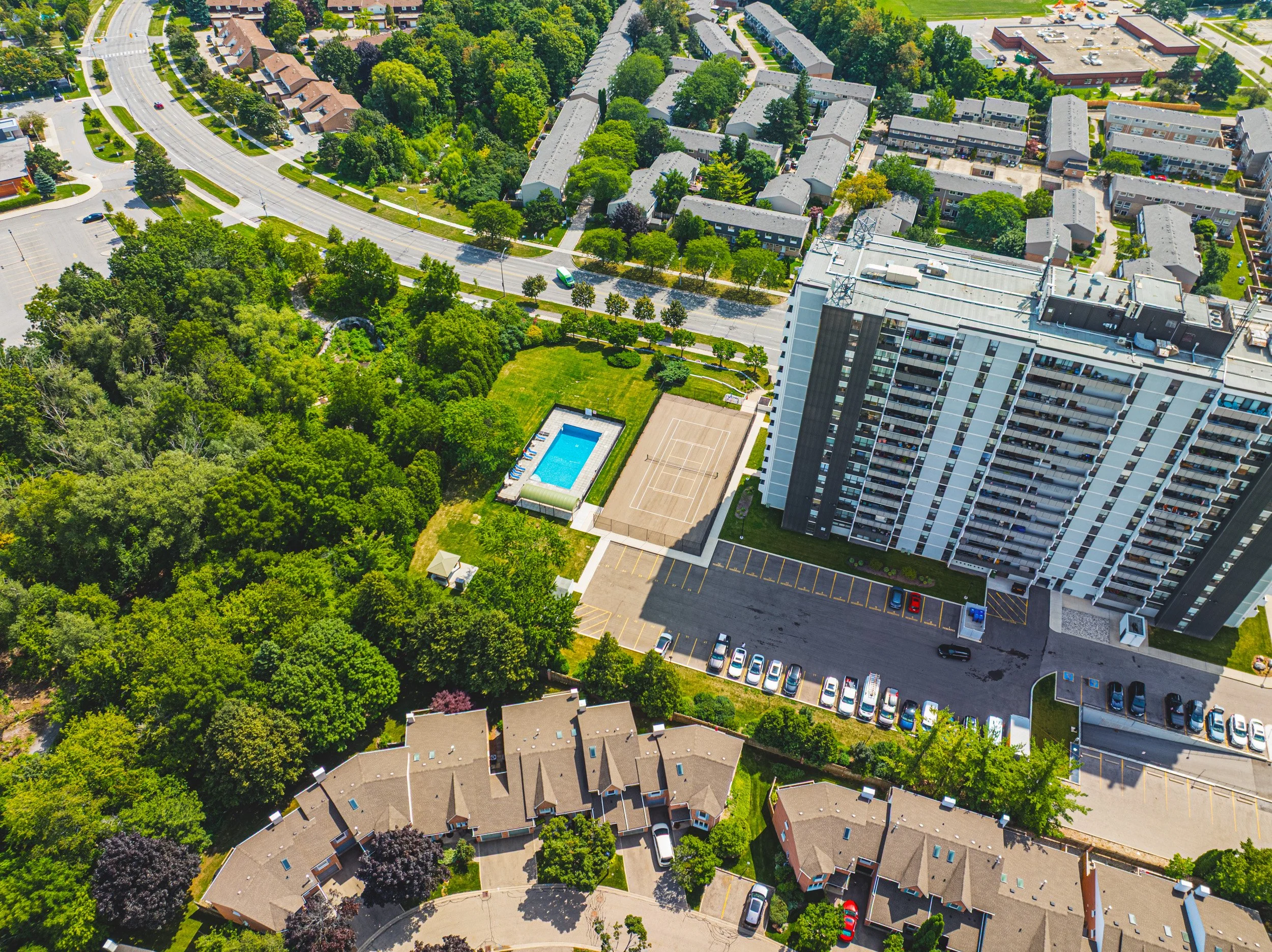 3 - 2055 Upper Middle Rd #1507, Burlington.jpg