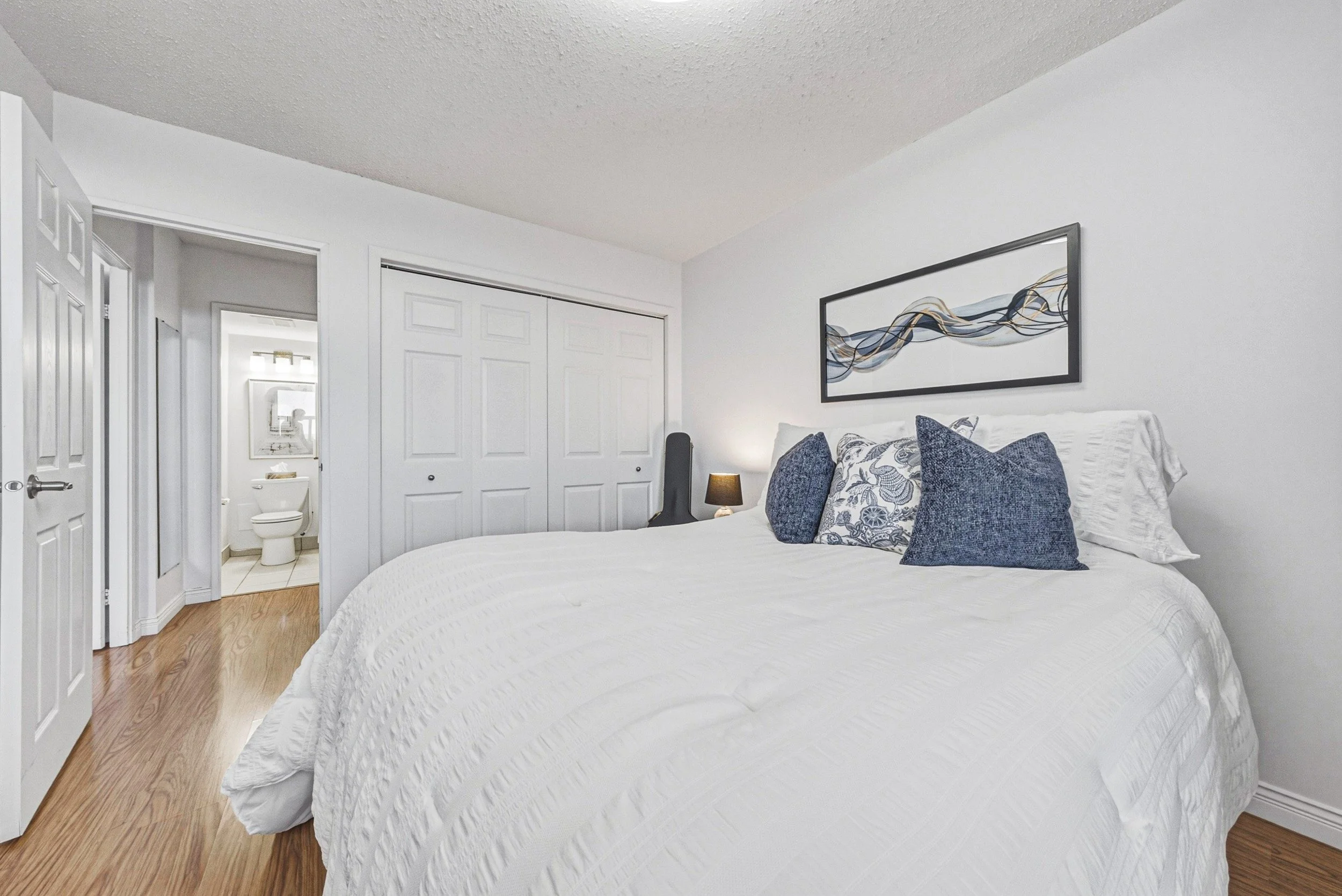 24 - 2055 Upper Middle Rd #1105, Burlington.jpg