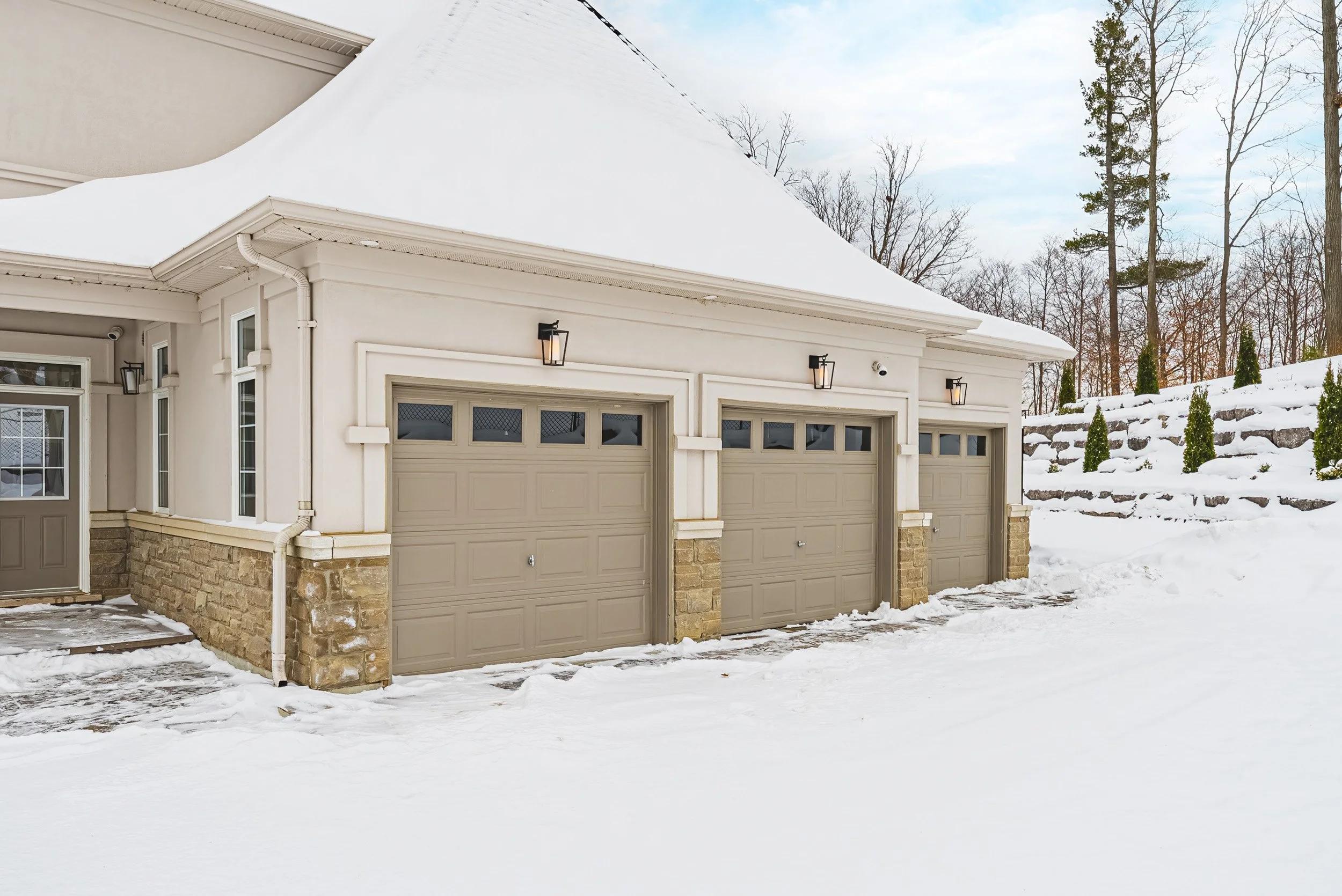 74 - 197 Nottingham Forest Rd, Bradford.jpg