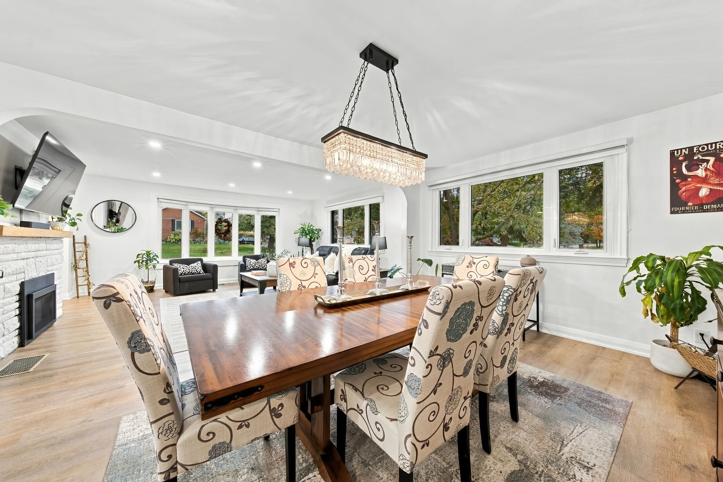 12 - 915 Tanager Ave, Burlington.jpg
