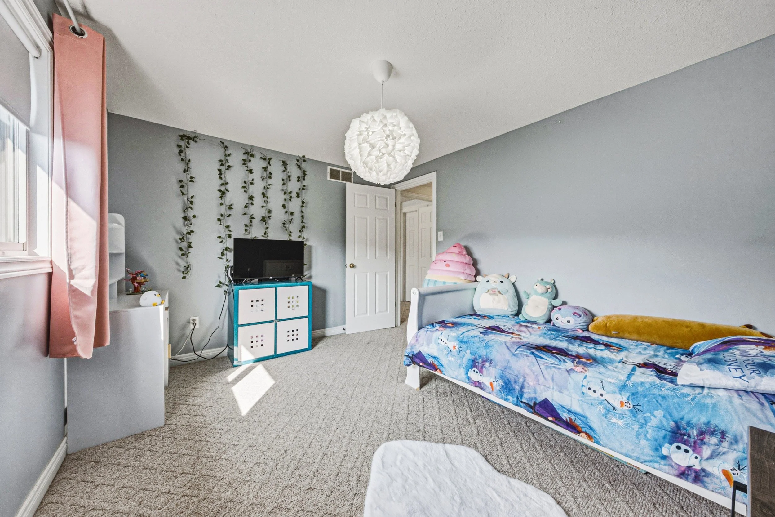 7 - 140 Country Club Dr, Cambridge.jpg
