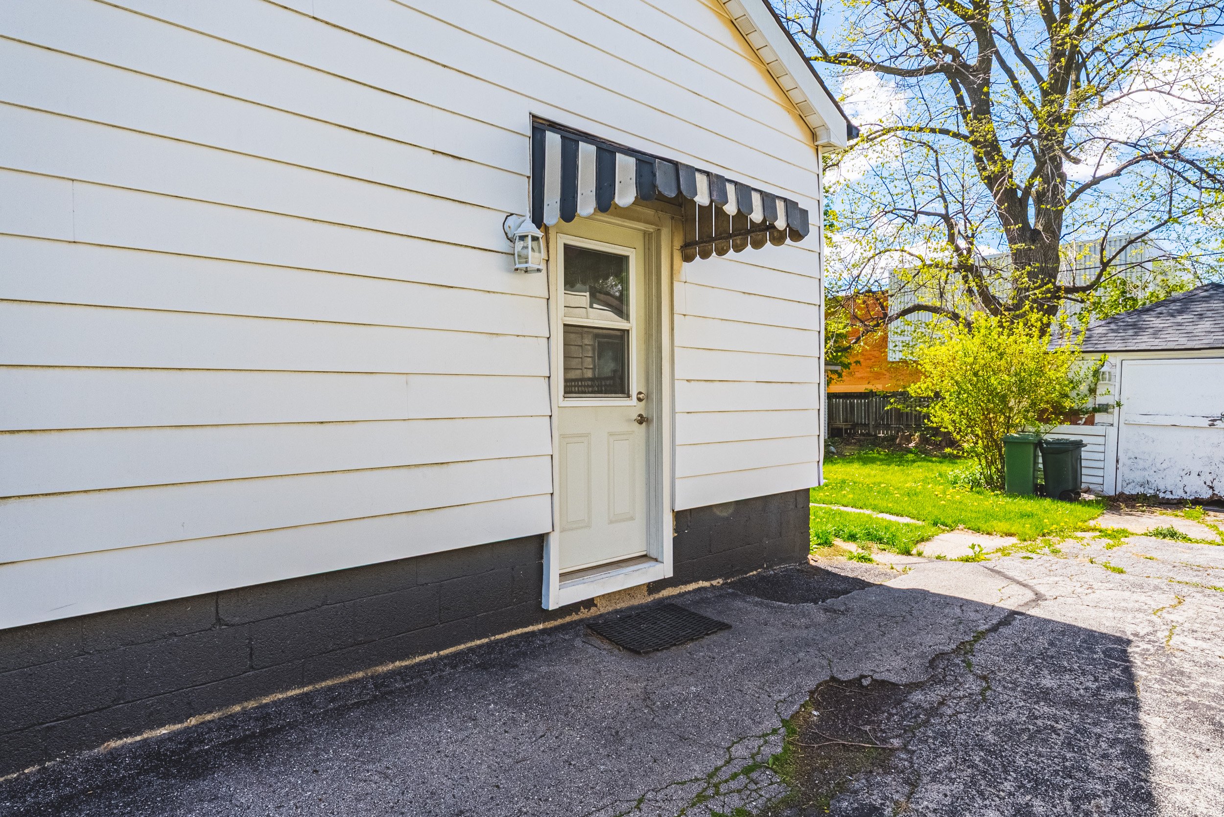 15 - 242 East 43rd St, Hamilton.jpg