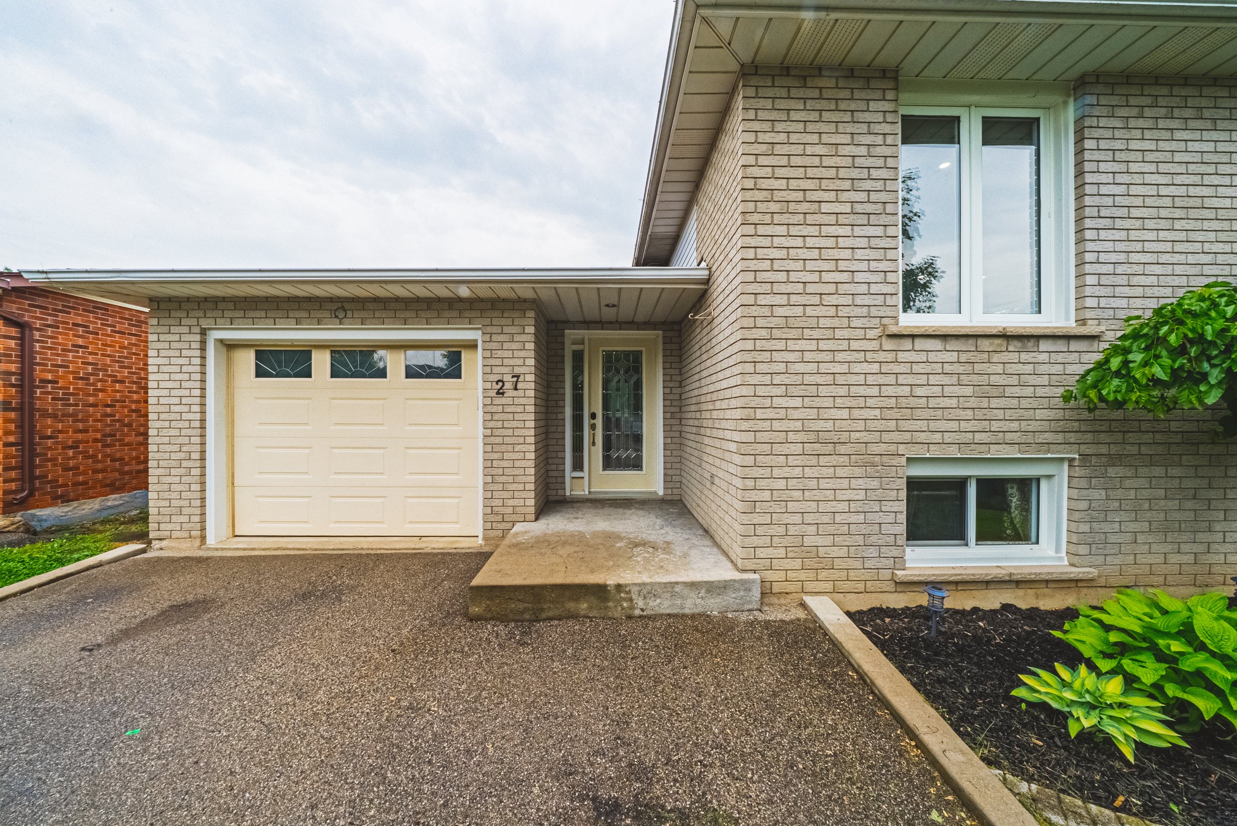 3-27 Ludlow Crescent, Brantford.jpg