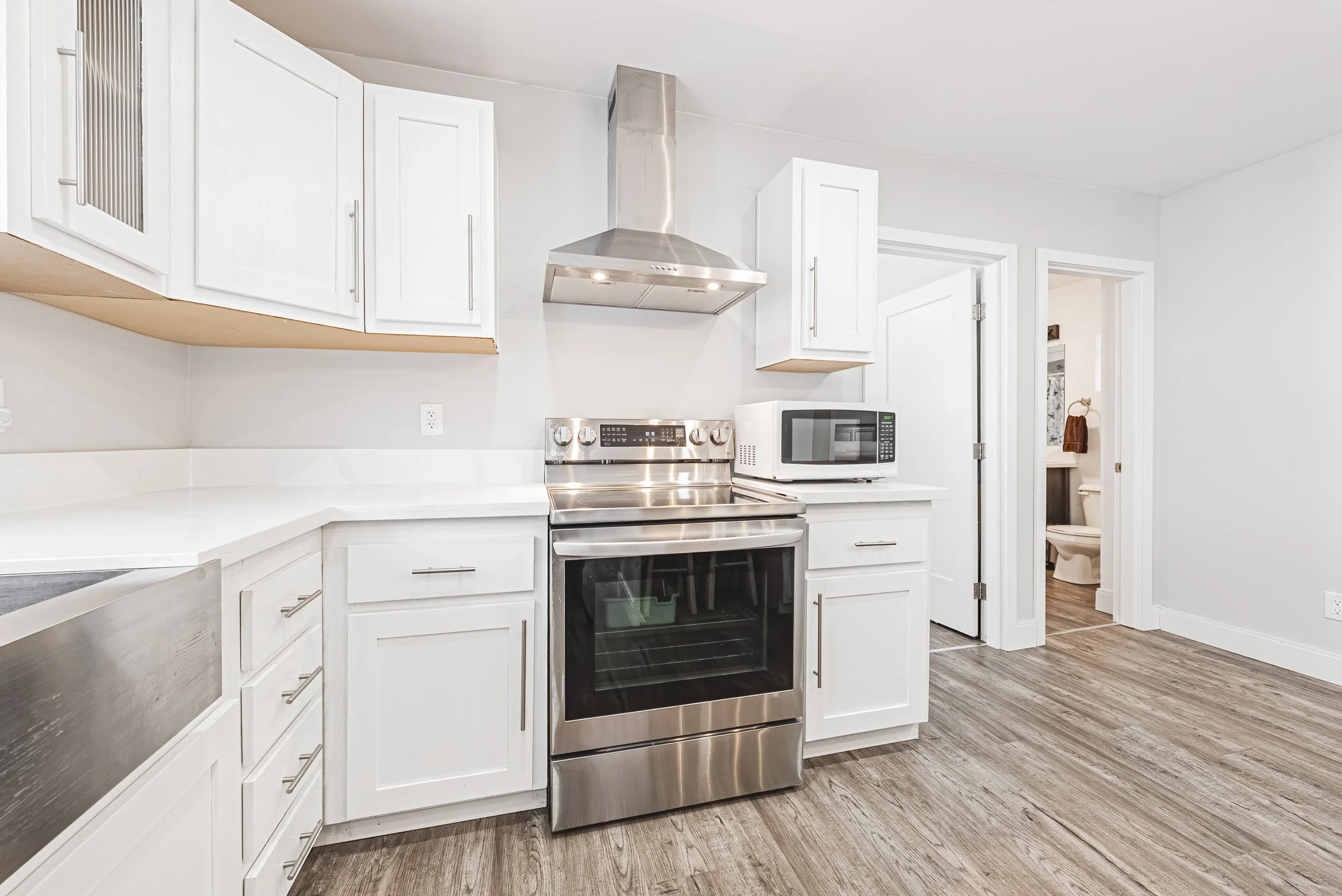 16 - 816 S Coast Dr, Selkirk.jpg