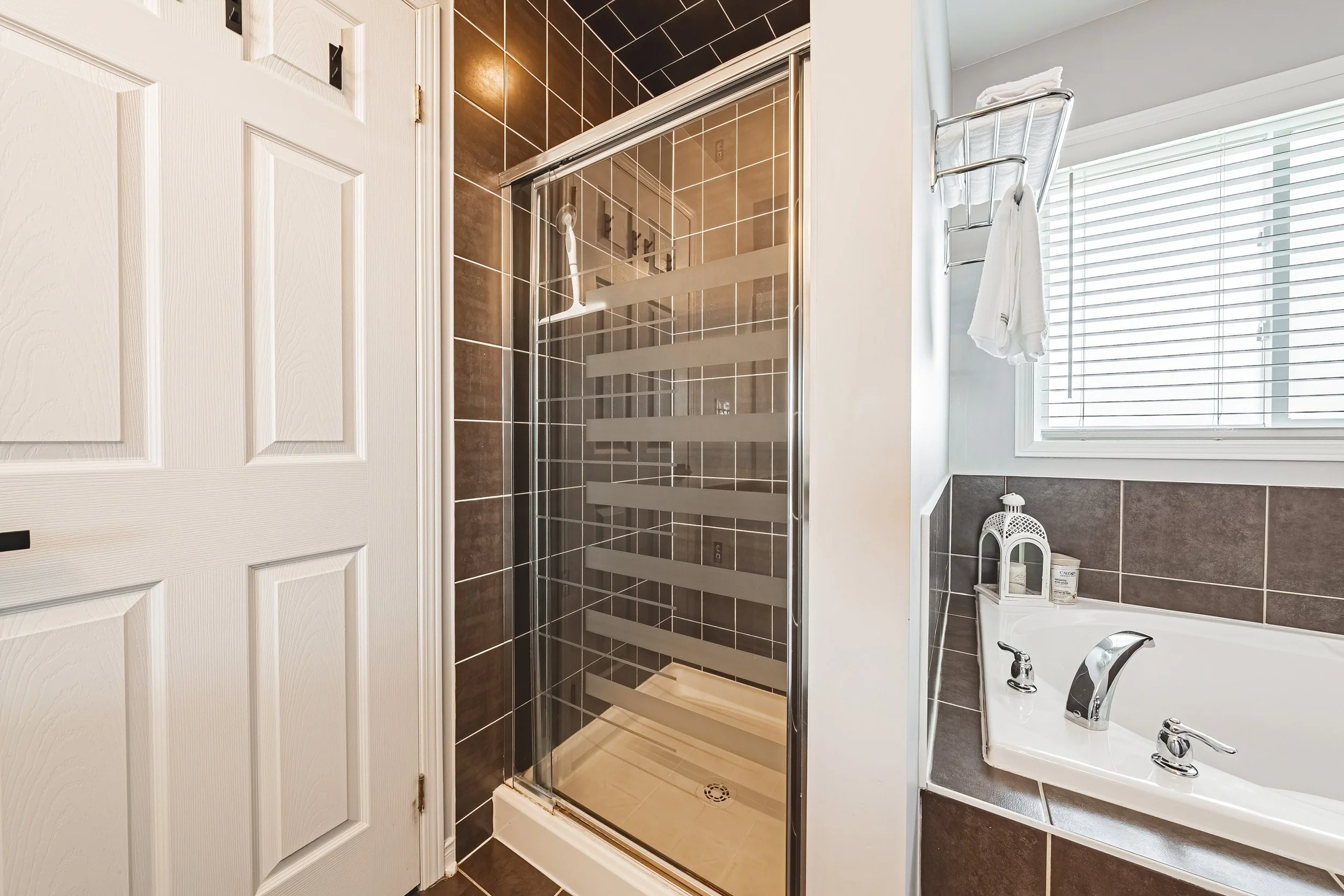 25 - 142 Bradley Ave, Binbrook.jpg