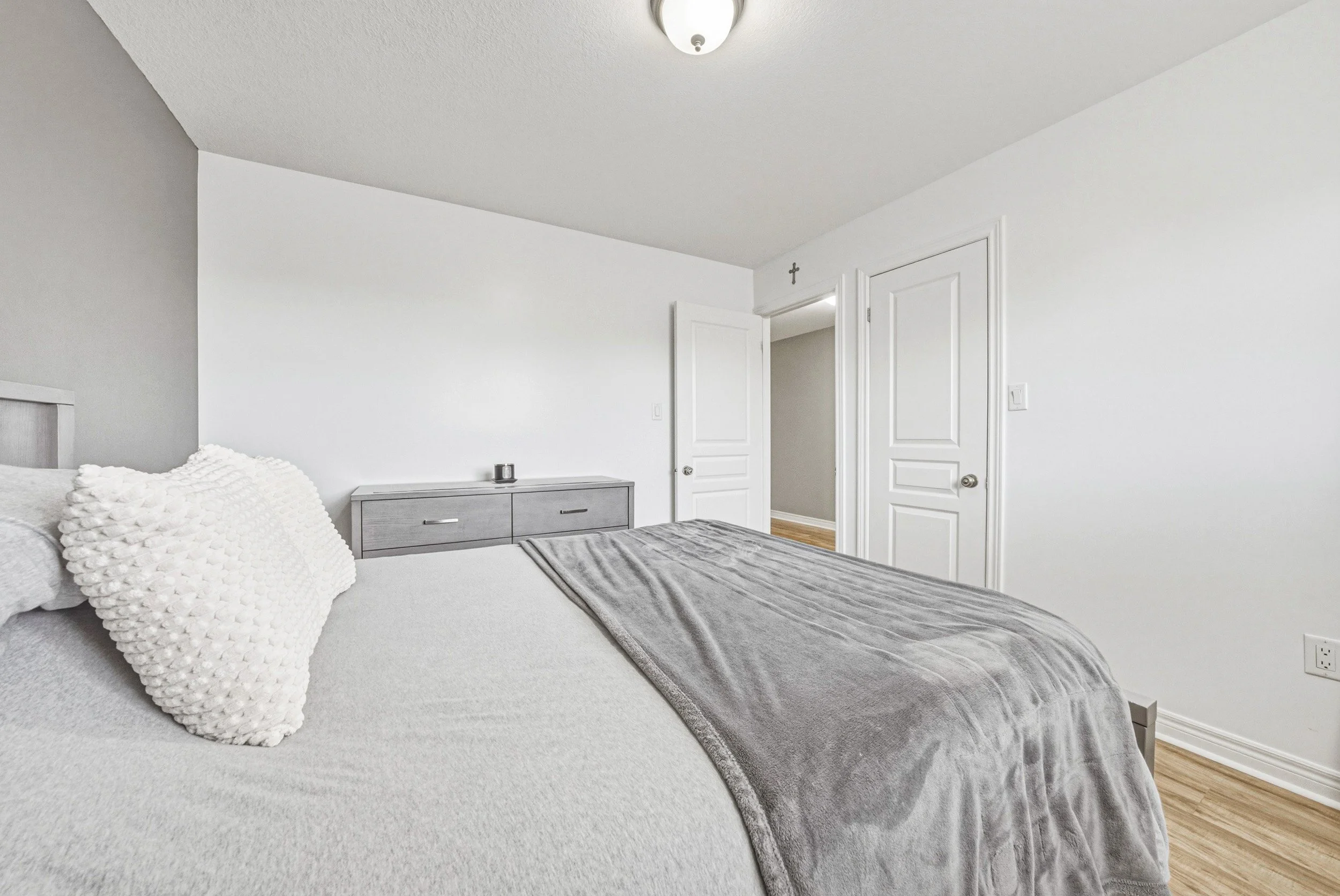 32 - 419 Dicenzo Dr, Hamilton.jpg