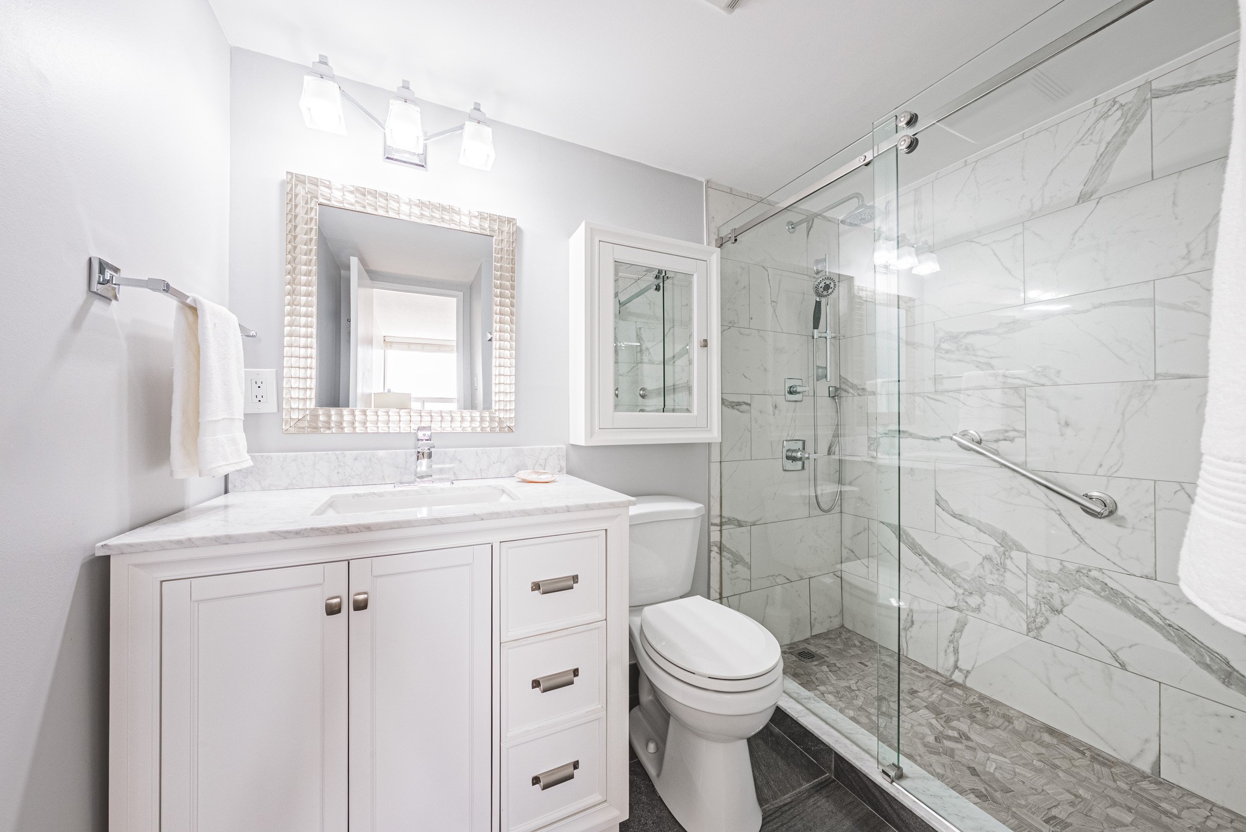 22 - 2055 Upper Middle #1504, Burlington.jpg