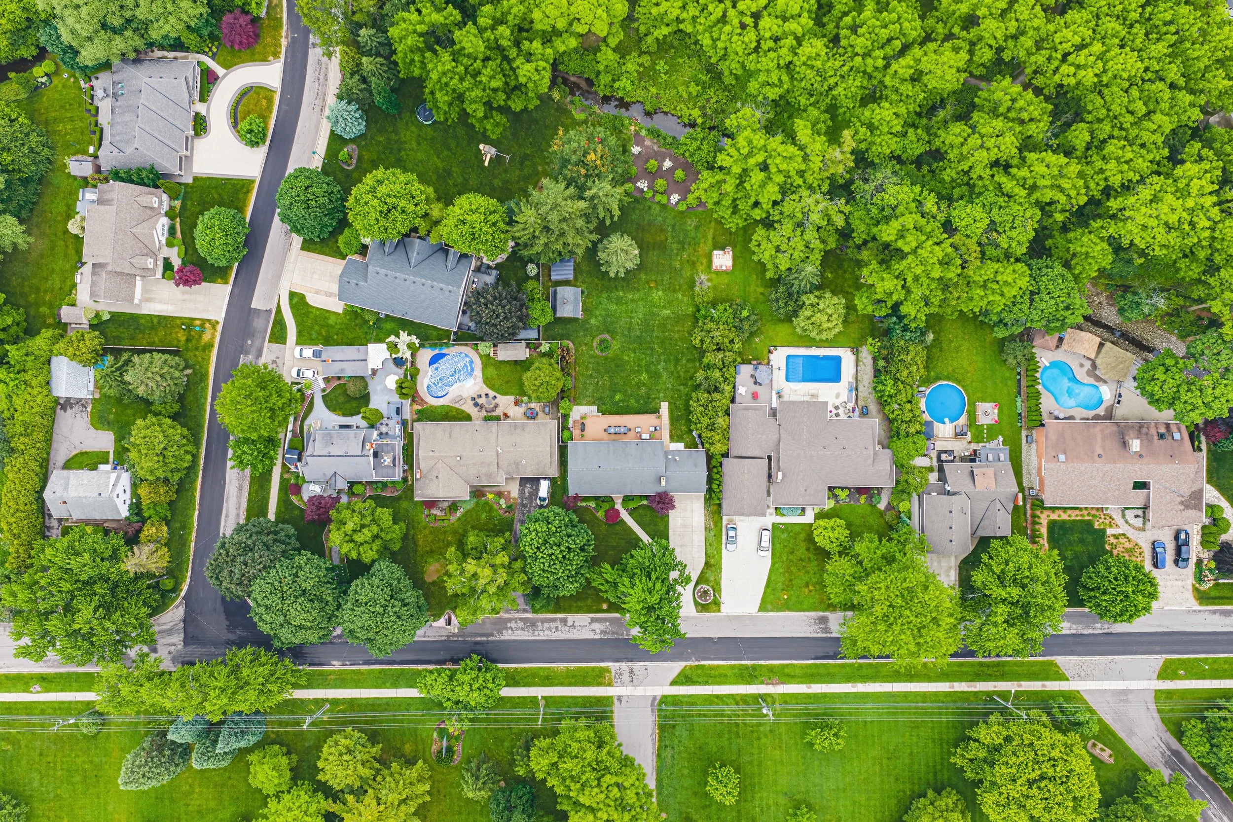 56 - 4897 Victoria Ave N, Vineland Station.jpg