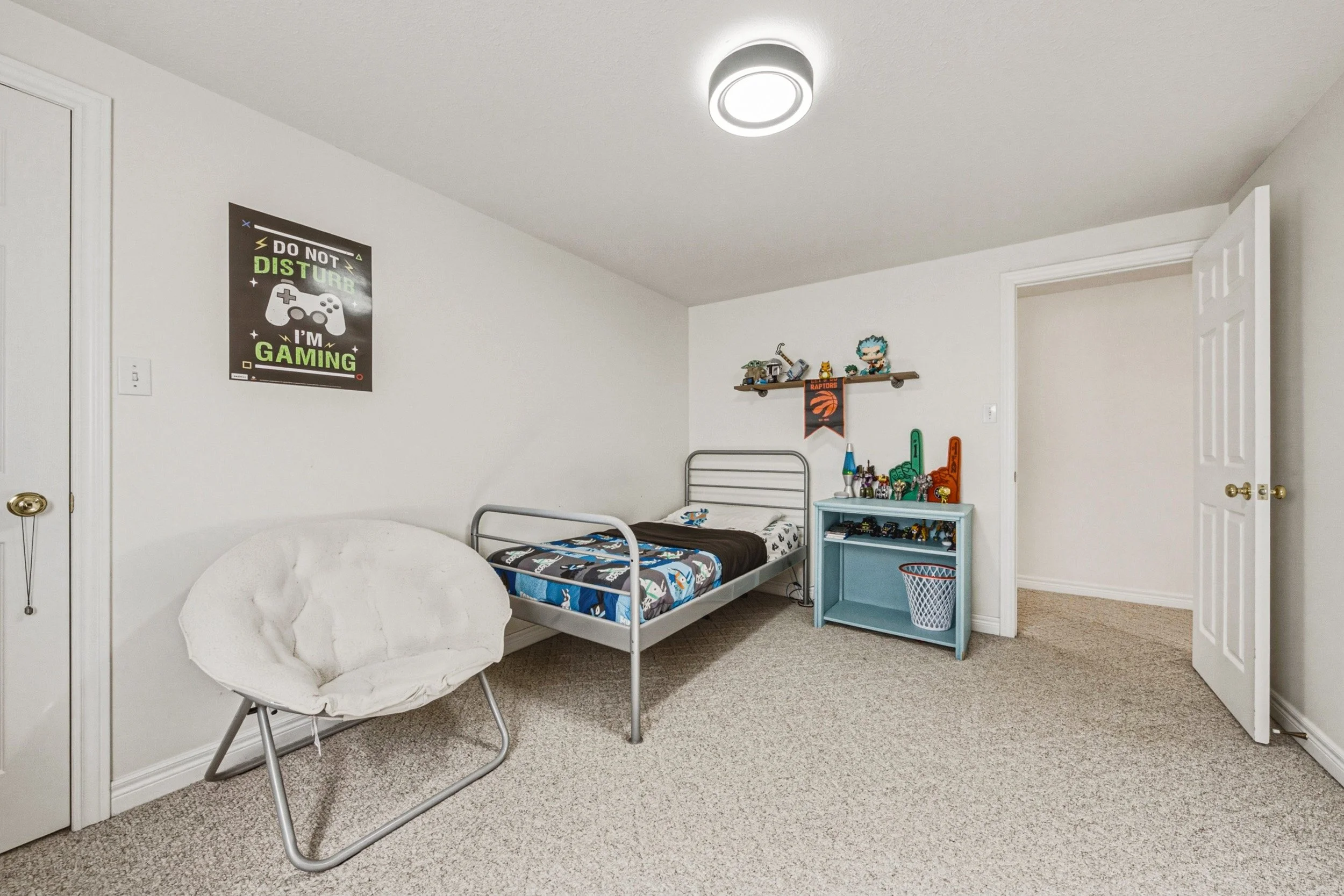 30 - 140 Country Club Dr, Cambridge.jpg