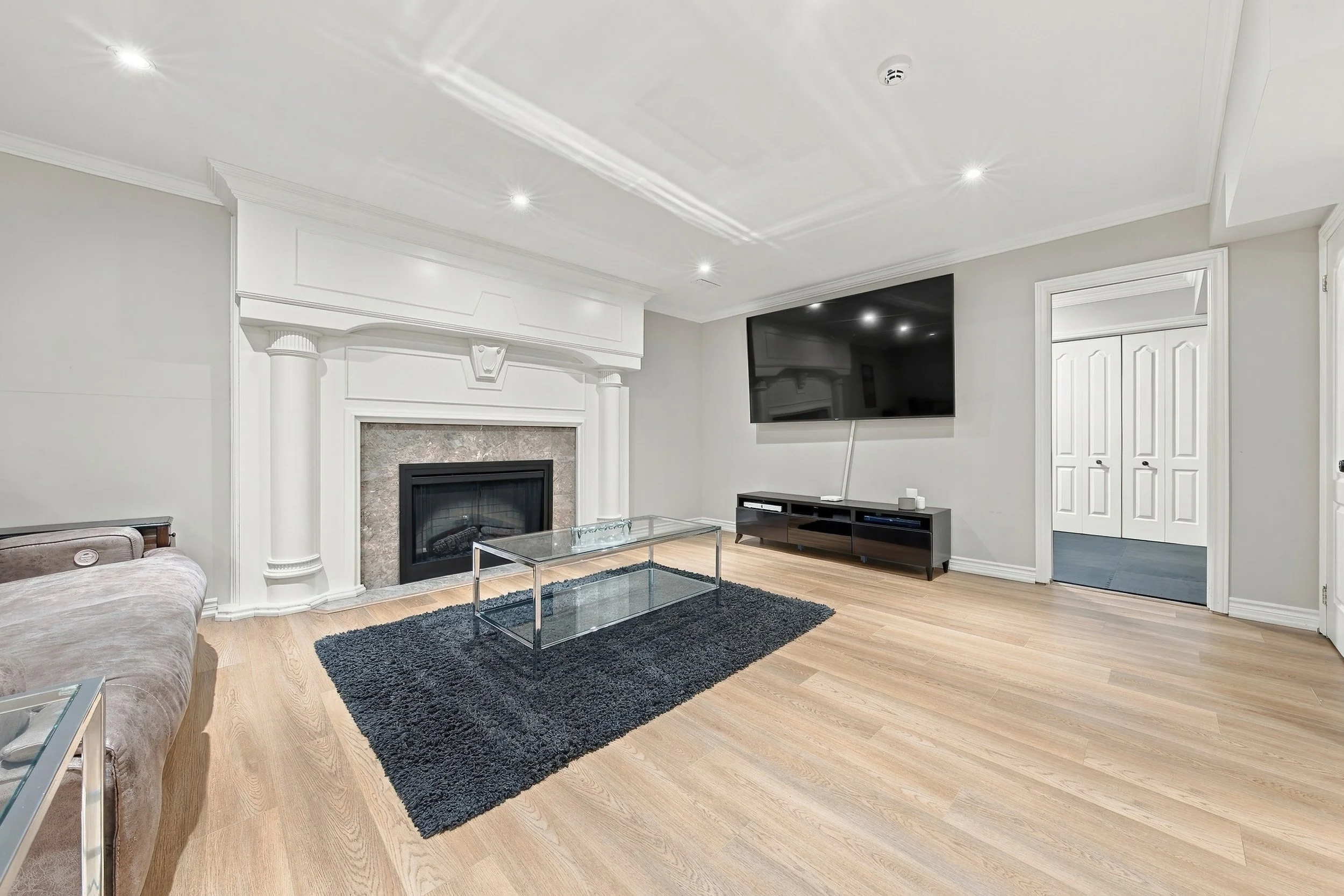 51 - 3021 Woodland Park Dr, Burlington.jpg