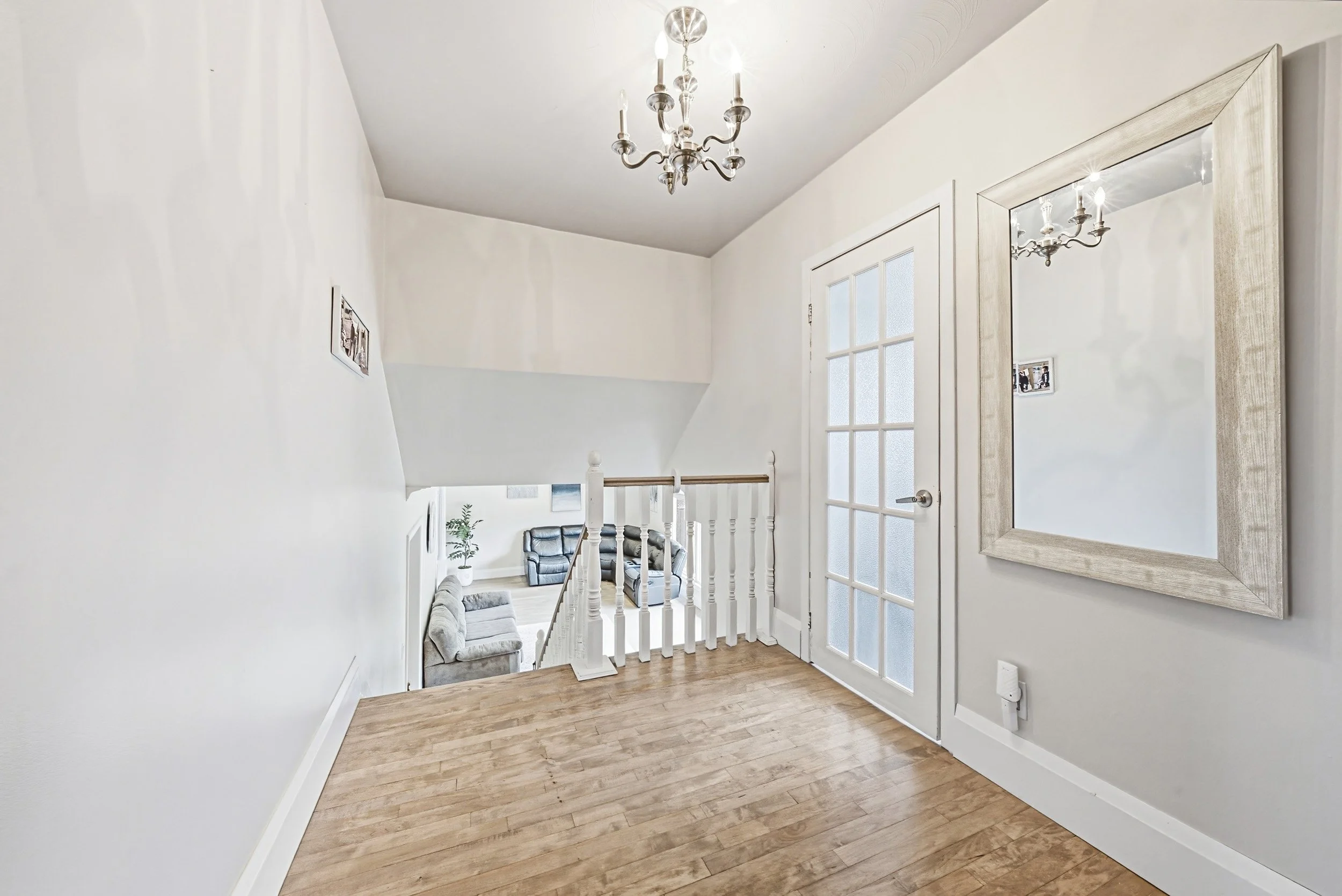 19 - 364 Fennell Ave W, Hamilton.jpg