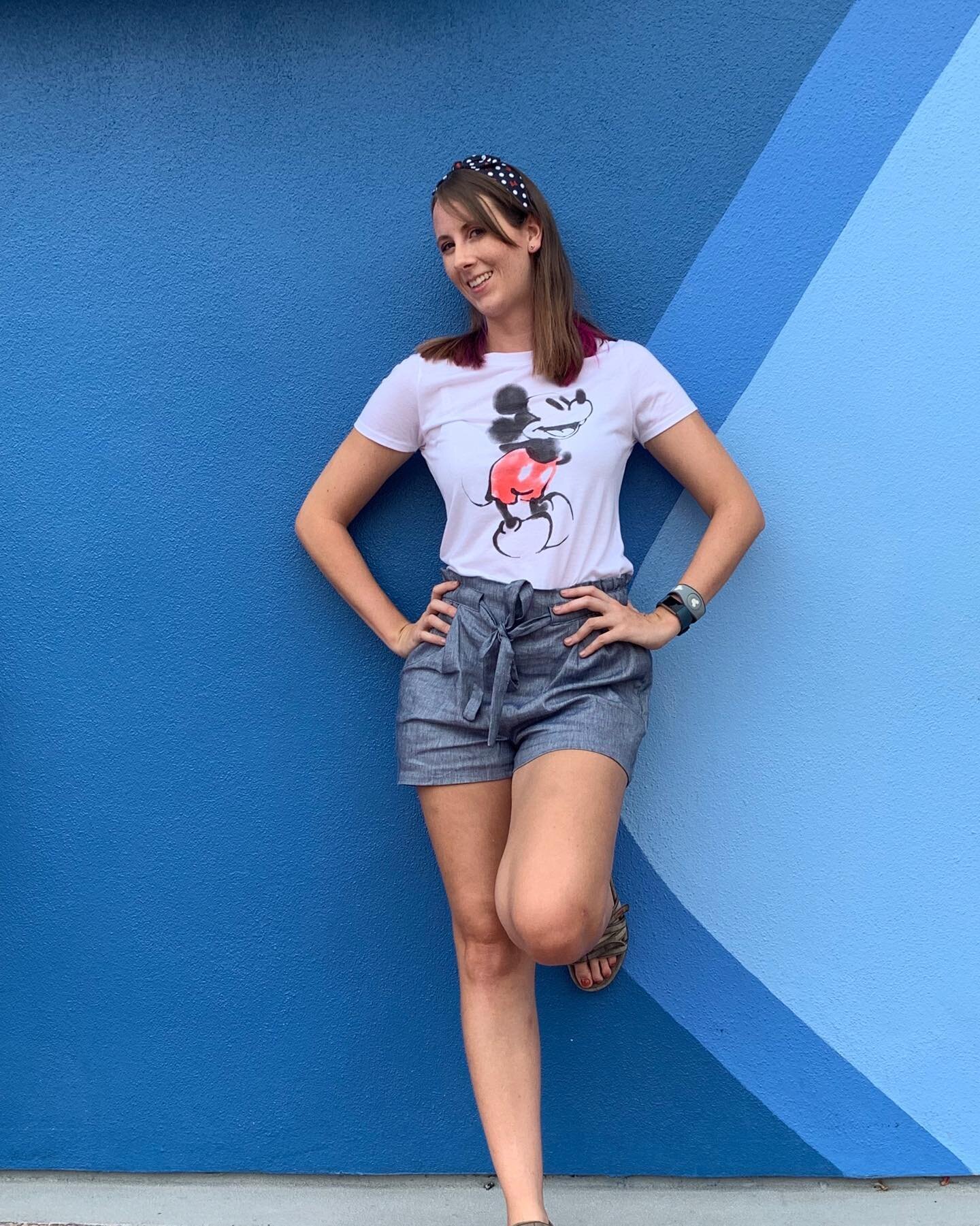 I feel so &ldquo;blue&rdquo; when I&rsquo;m not at Disney that I&rsquo;ve already planned my next trip 😝 Do you have something you can&rsquo;t get enough of? 

#braggworthyadventures #disneyworldweekend #disneyworld2020 #epcotblueberrywall #missingd