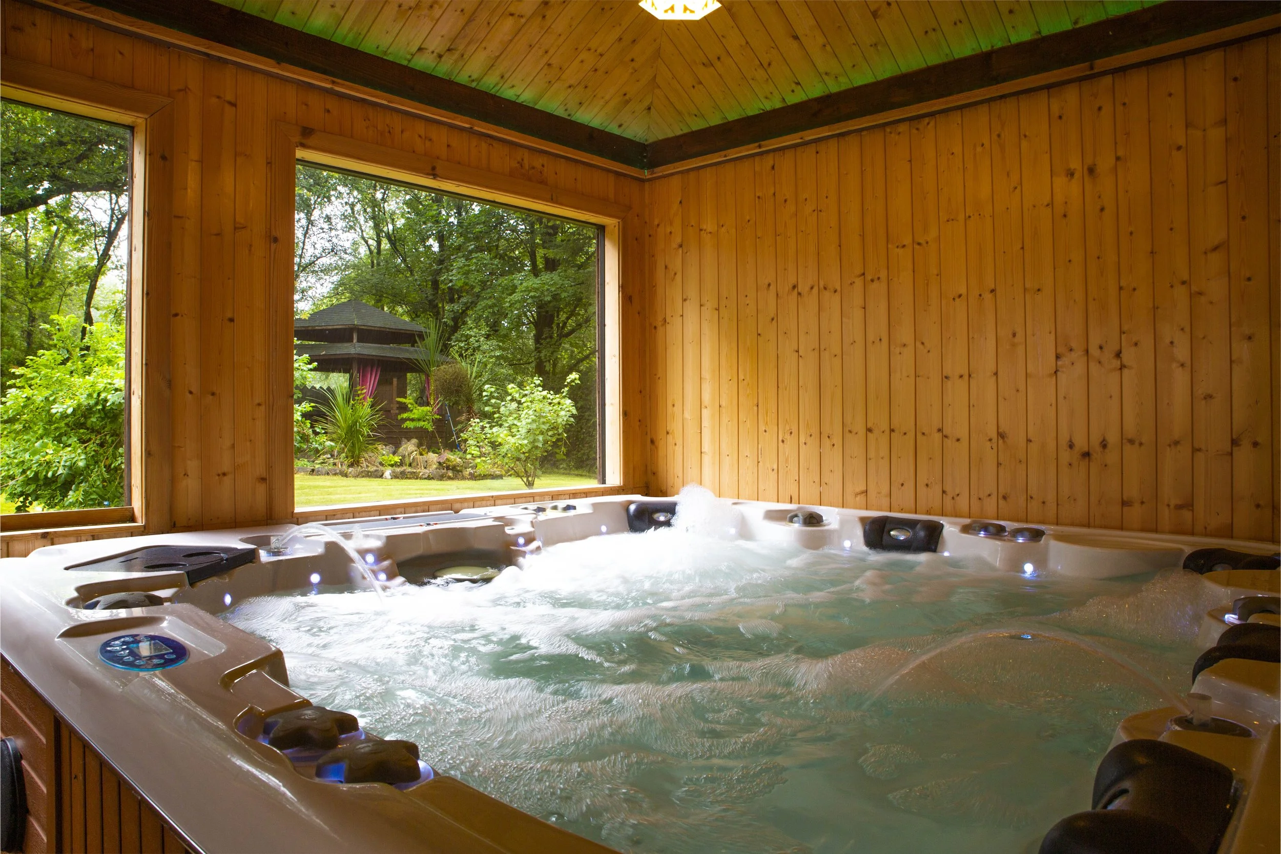 Hot Tubs in a Holiday Let: The Uplift and the Obligation
