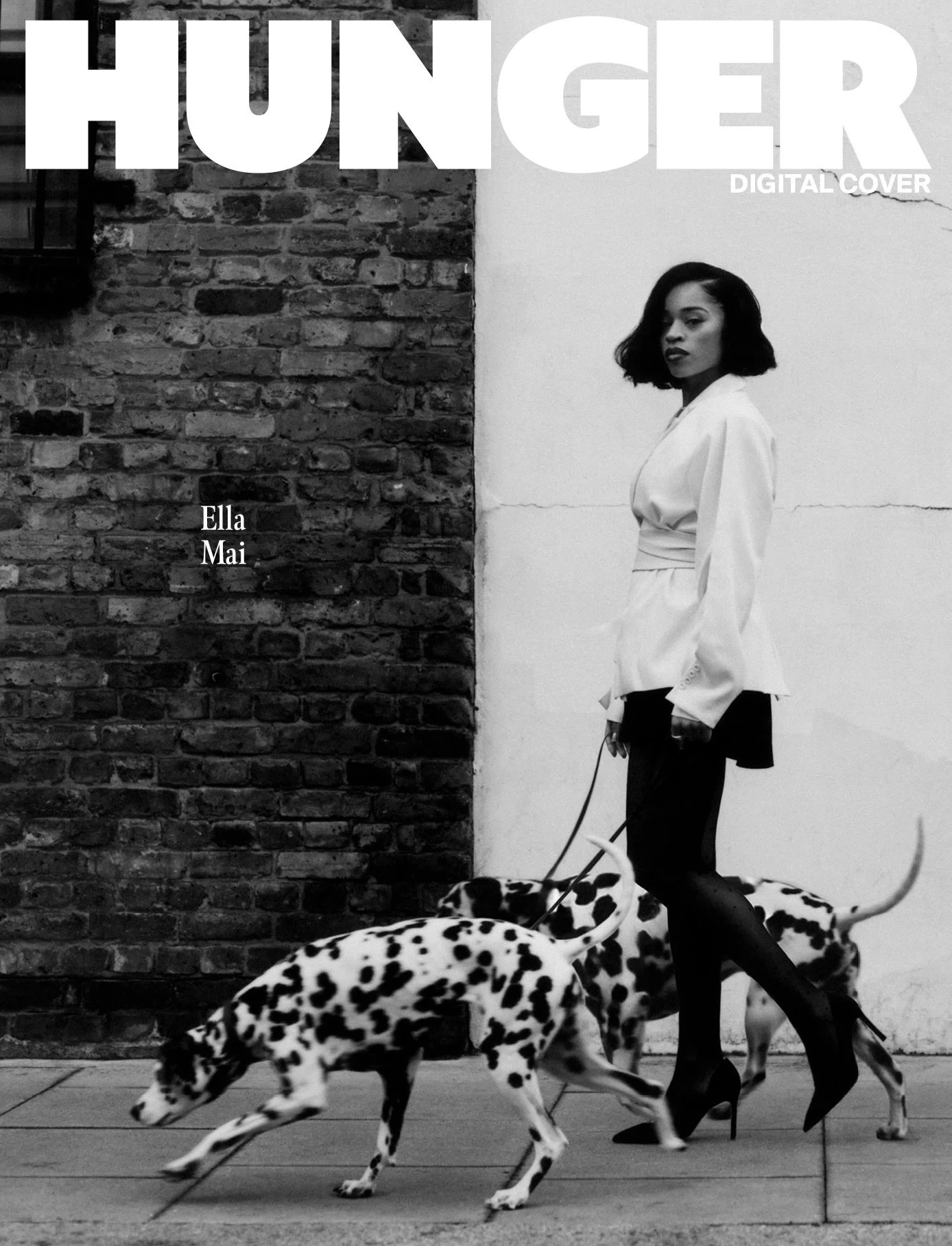 @ellamai In-Convo with @littlesimz for the digital cover of @hungermagazine ✨💛

A big shout out to Elliot, TJ, @niyaveragechick &amp; @thebiancabre for making this happen! ✨

Photographer @elliothensford
Stylist @elshhyy
Writer @y.asmine._
Make-Up A