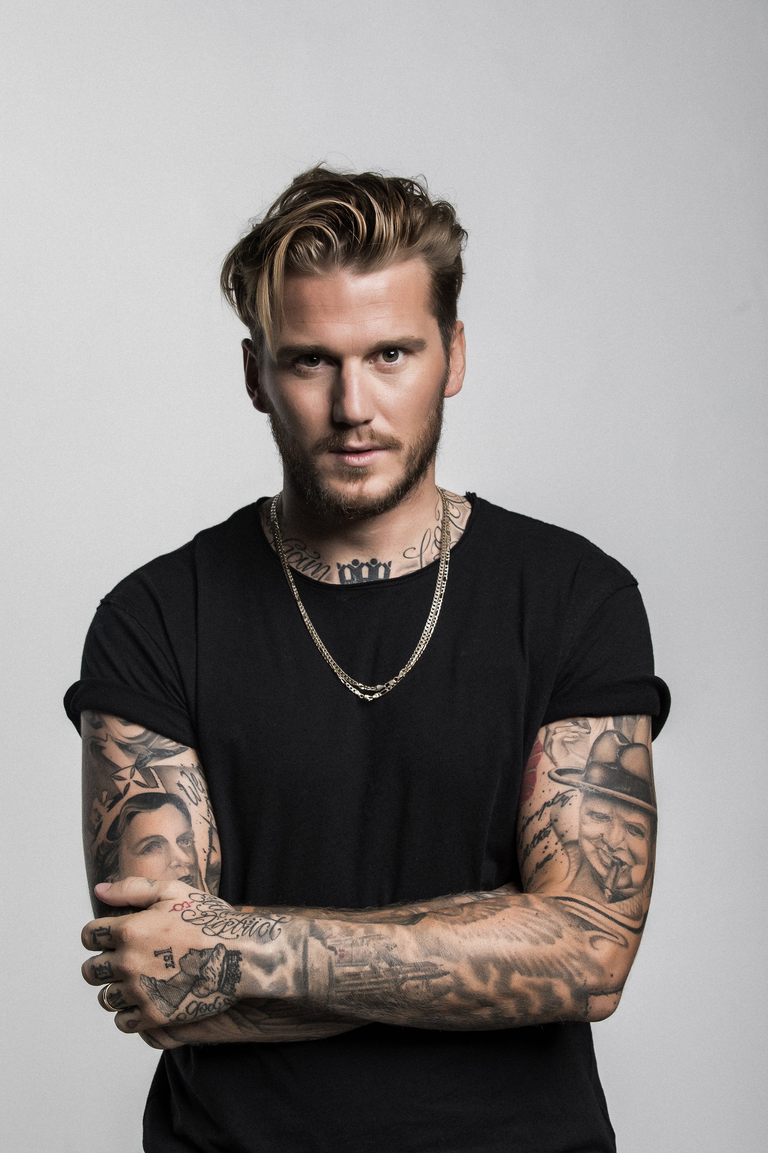LDV Men Sonny - White Wall-2500_touched.jpg