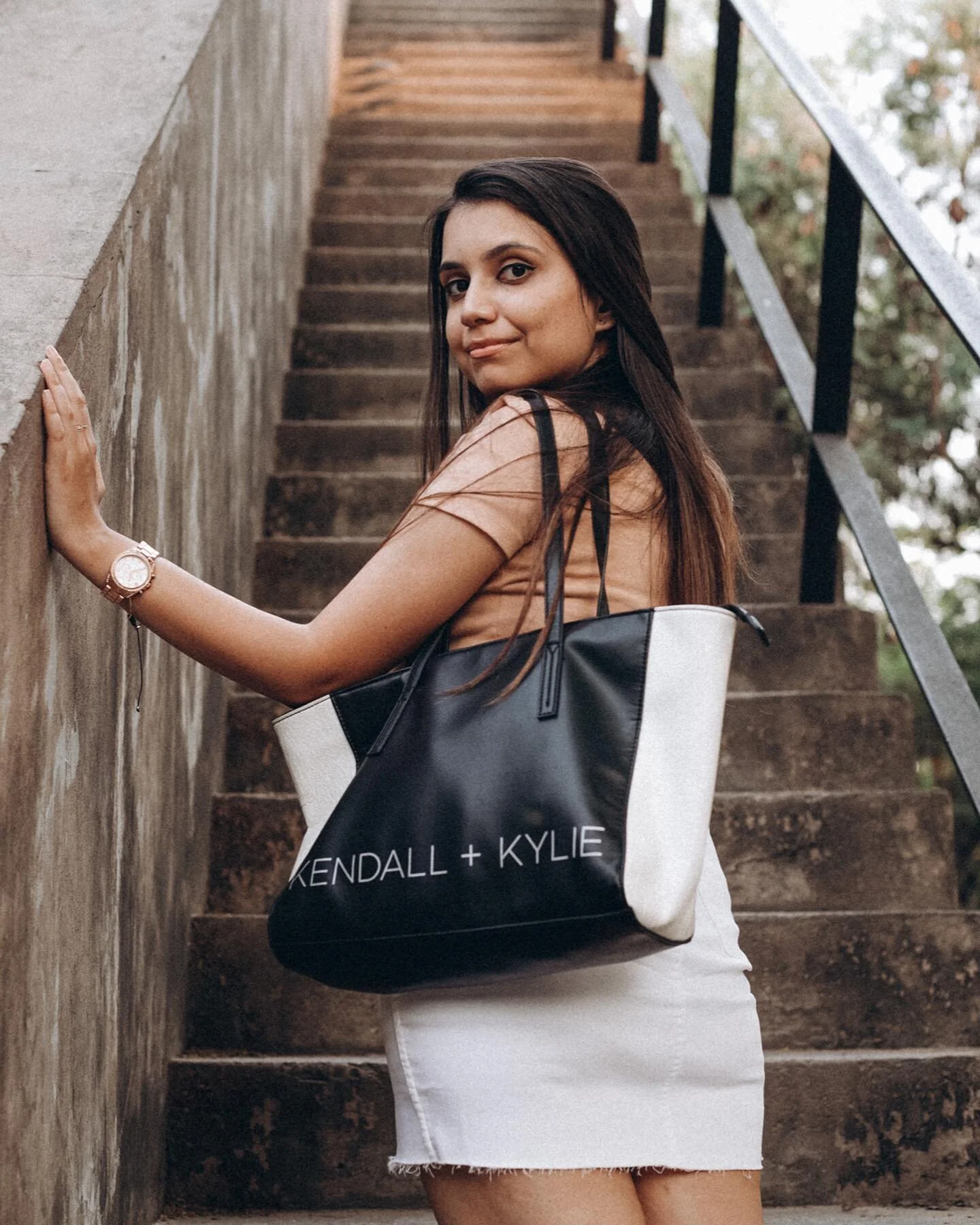 🤍 The face behind the biz 🤍
Everyday, I get tons of messages by people telling me they want to uplift their social media game but don&rsquo;t know where to start. Hey, I hear ya, it&rsquo;s a struggle 🤪

 Here&rsquo;s some things that you and I ca