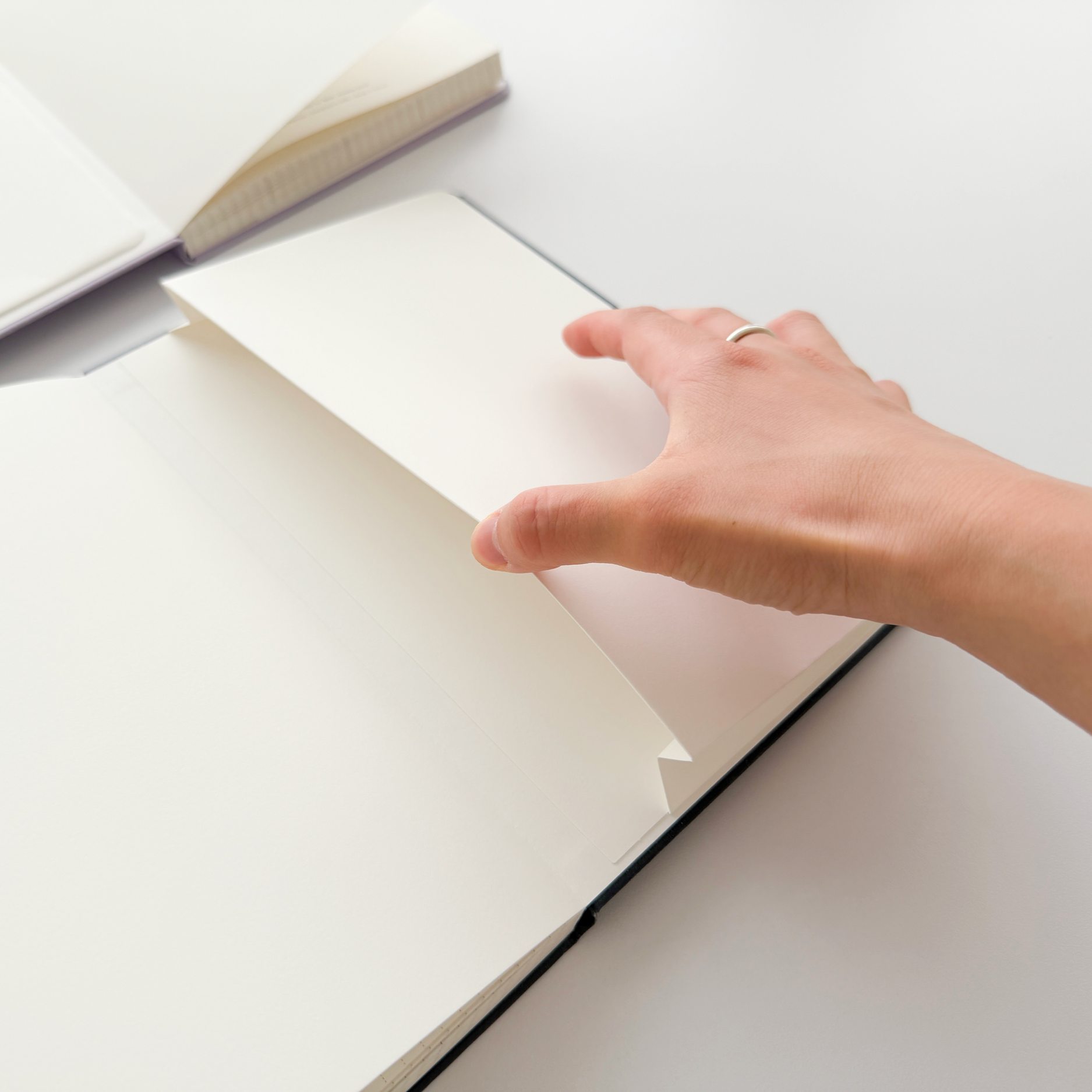 27Planner_Pocket2.png