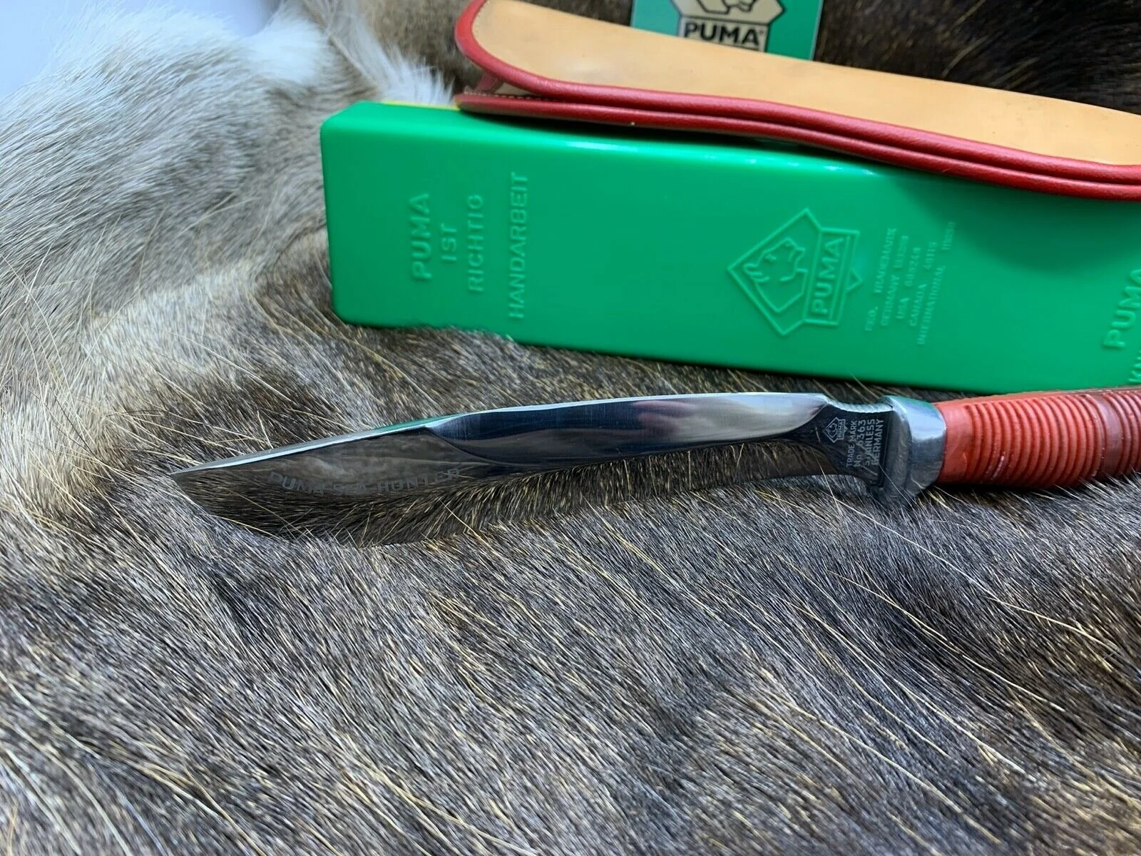 Pre 1964 Puma 6363 Vintage Sea Hunter Knife & Leather Sheath Red Handle