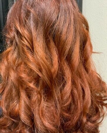 Look at this lovely red balayage! ➡️Swipe for more shots!

It is so good to be back and giving beautiful looks to my clients. Like this post and comment with your favorite hair color.

#pleasantonhairstylist #pleasantonhaircolor #hairstylistofinstagr