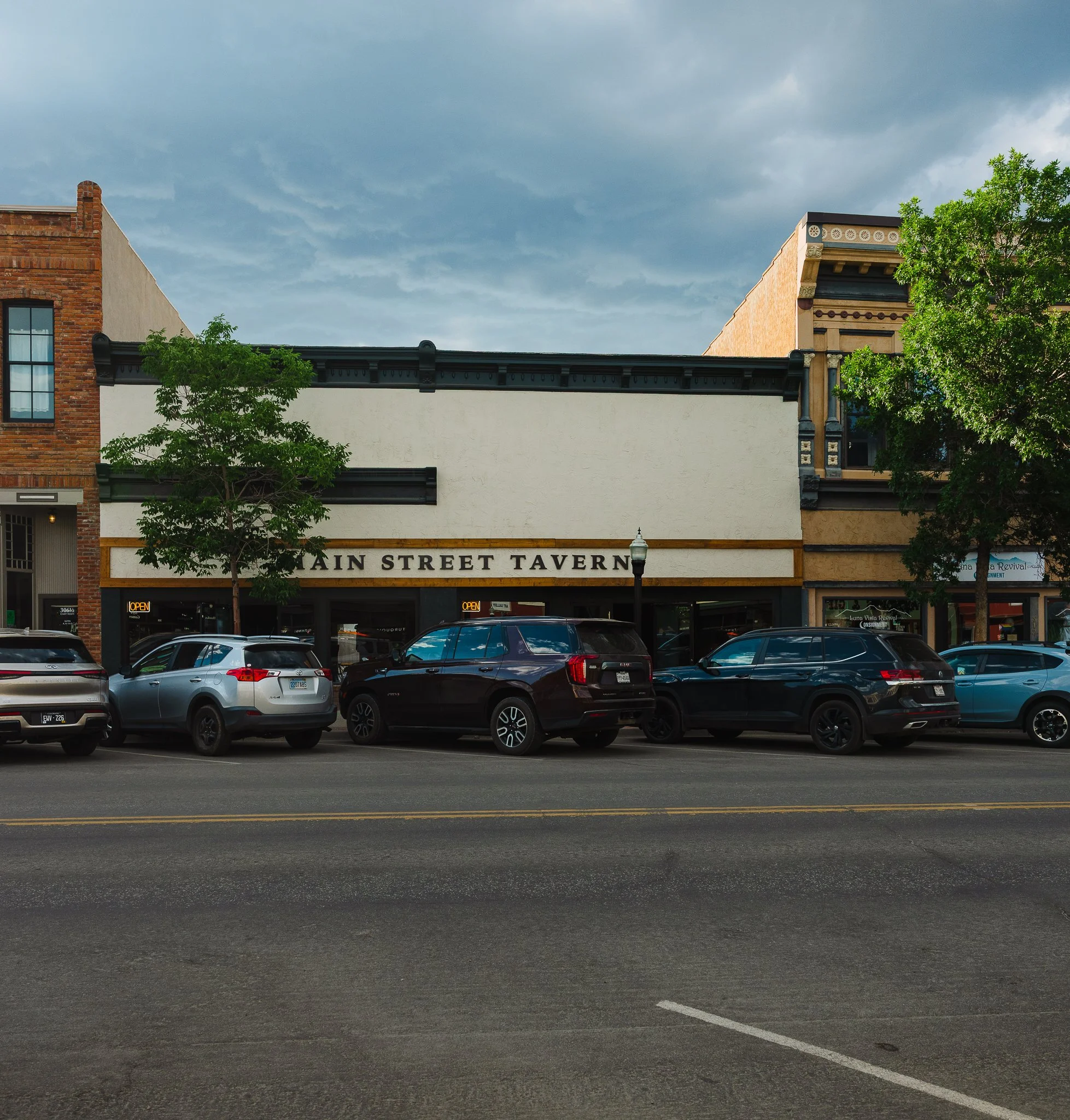 Night life at the Main Street Tavern