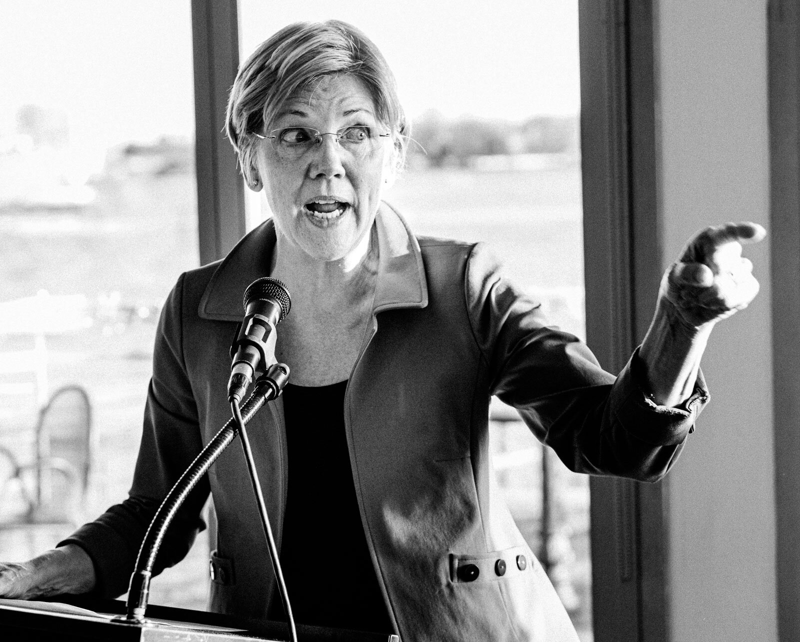  US congress representative Nydia Velazquez meeting with local NYC officials, US senator Elizabeth Warren and NYC council speaker Melissa Mark-Viverito spoke at teh podium. photo by Stefano Giovannini 