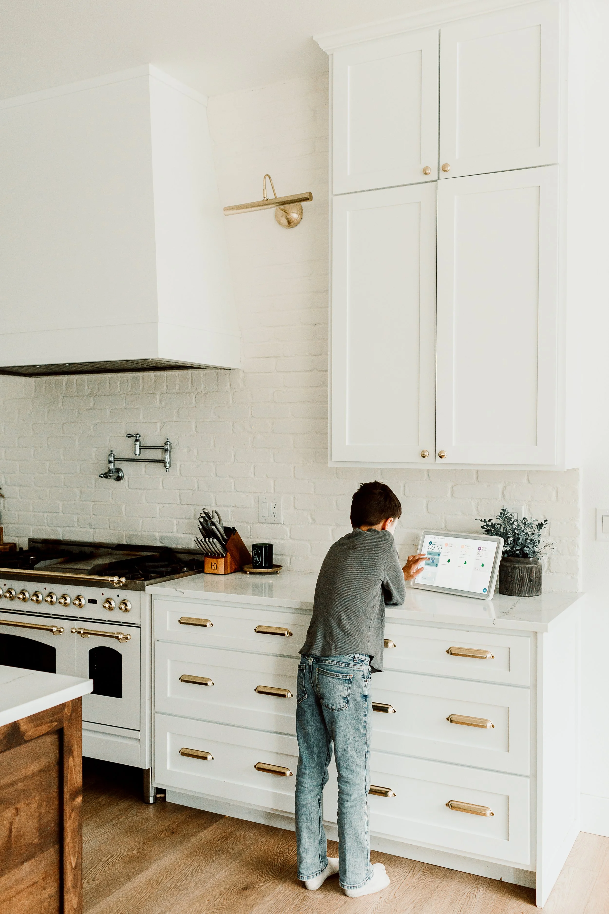 Skylight Calendar Review + Discount Code: How It Runs Our Whole Home on Autopilot