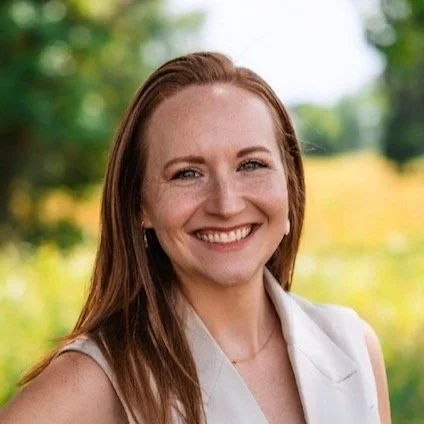 Jessica Hahn, clinical intern under the supervision of Dr. Jodie Bergquist, providing compassionate therapy and support