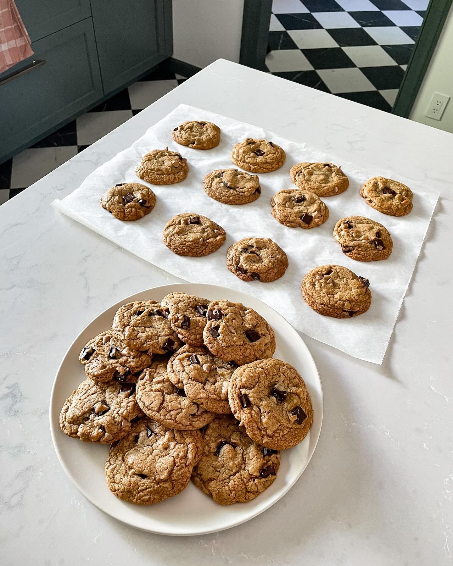 If you invite me over and ask me to bring a dessert, it&rsquo;s probably going to be my own recipe for browned butter chocolate chip cookies 🍪 

It occurred to me after we redid the kitchen that I could just brown the butter right in my stainless mi