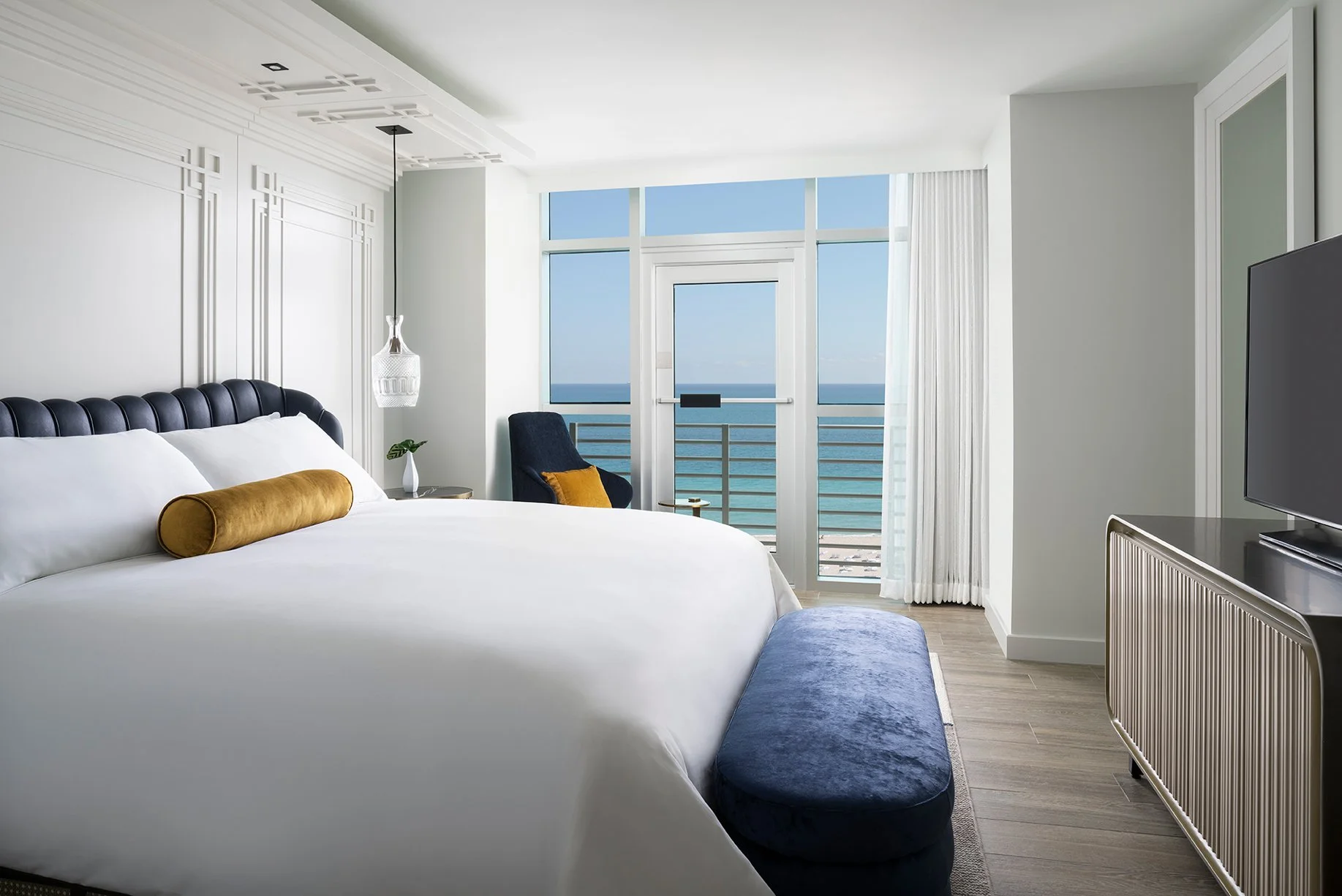 RC-SoBe-Room-1128-Bed-Room-v1.jpg