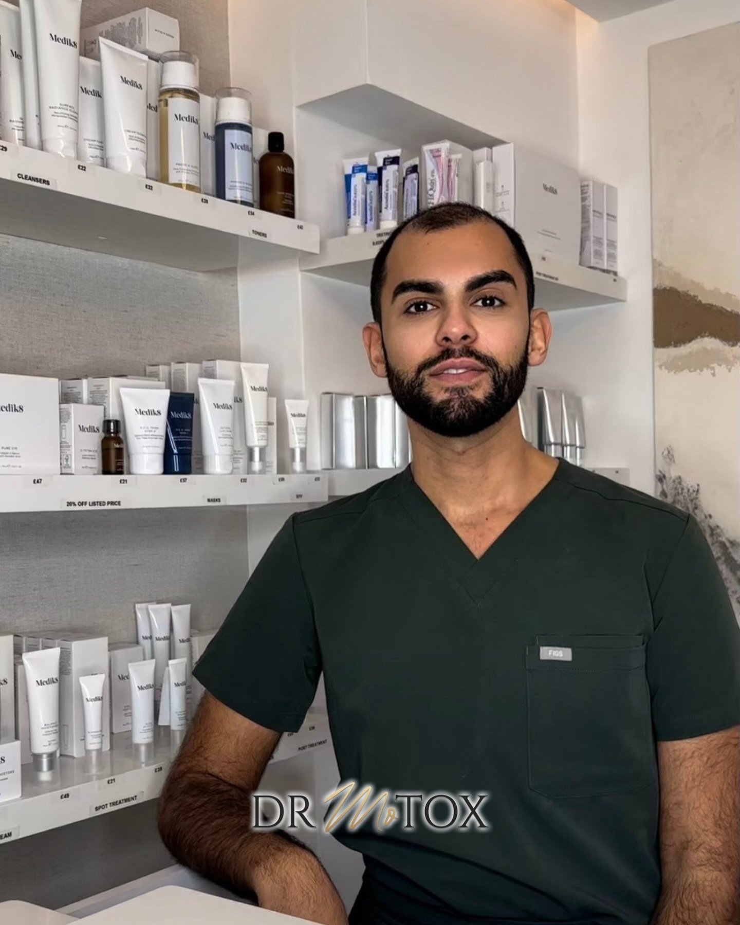 𝐌𝐞𝐝𝐢𝐤𝟖 𝐱 𝐃𝐫 𝐌𝐨𝐭𝐨𝐱✨ We stock the results driven clinical skincare brand @officialmedik8 at the Dr Motox Clinic Mayfair &amp; believe there is a skincare routine to suit anyone!⁣
⁣
We also integrate Medik8 products into your facial appoin