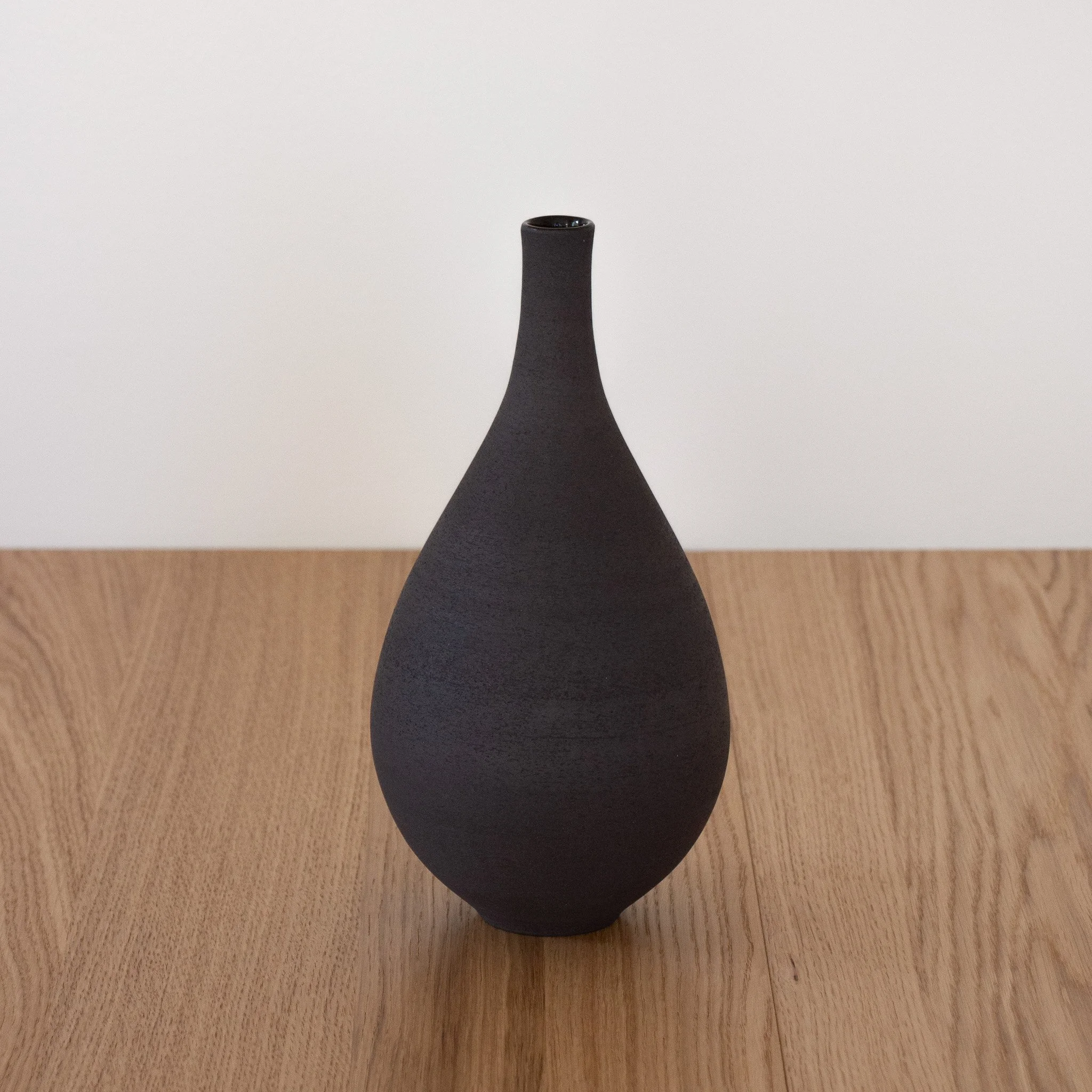 Black stoneware vase 02