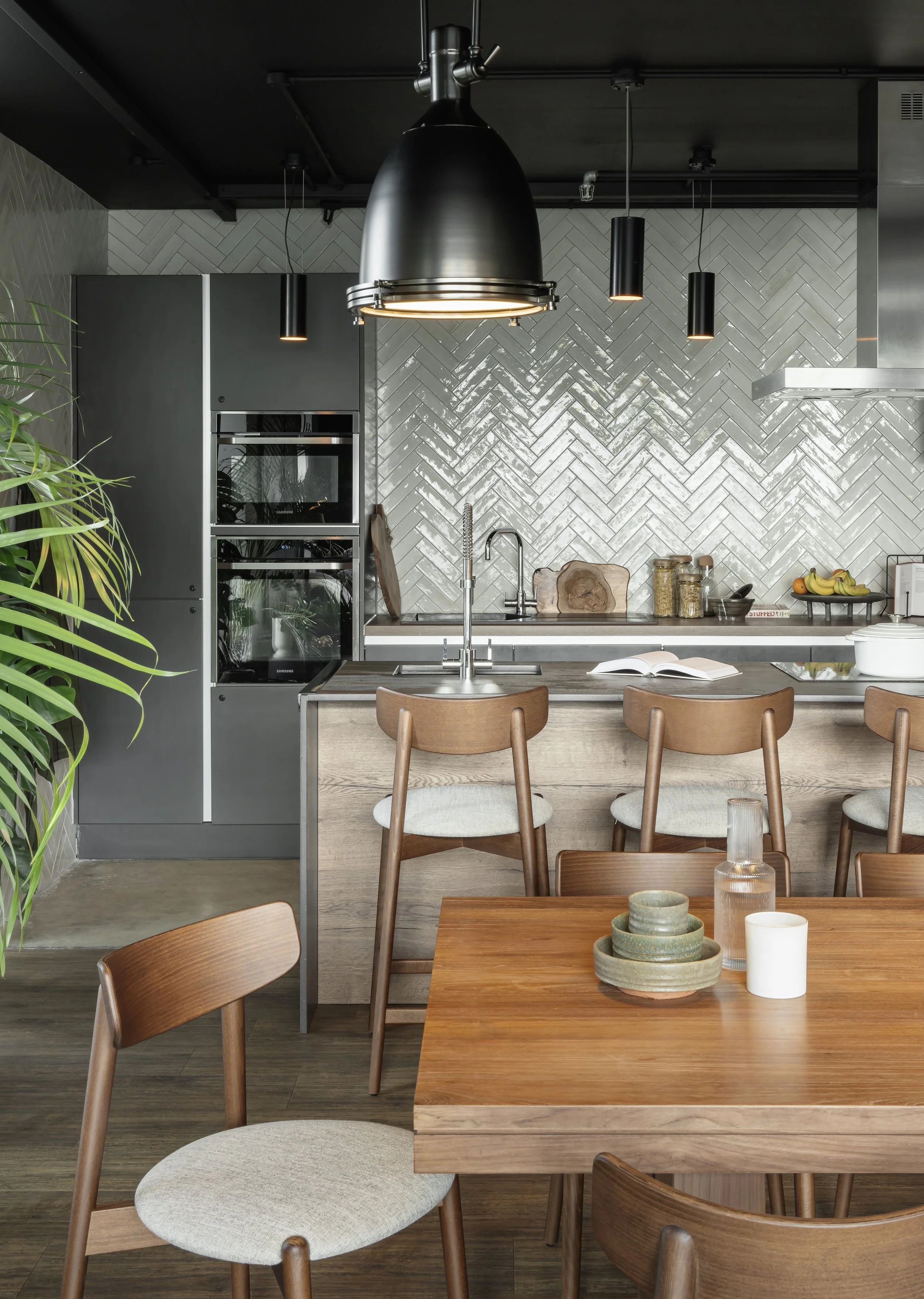 Kitchen ph15 copy.jpg