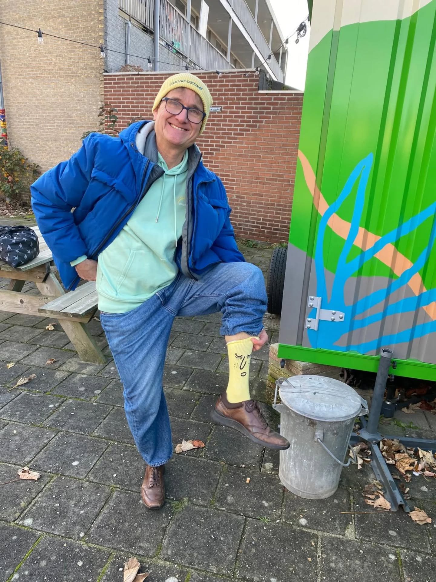 De Straelend Schoon merch. Trui, T-shirt en muts. En onze @paul.lindner2018 vond gewoon matching sokken in zijn kledingkast. Die sokken moeten we nog maar toevoegen aan onze collectie. 🧦🧦🧦🧦