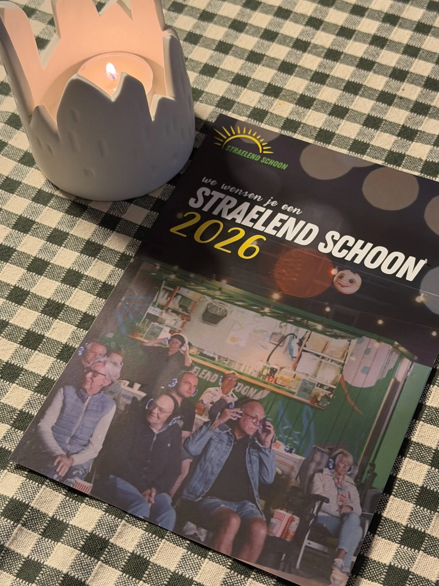 Check je brievenbus! 📩
Wij wensen iedereen een Straelend schoon 2026 ✨✨✨ en kijken terug op wederom een super leuk jaar met ontzettend leuke activiteiten, succesvolle prikacties, een onwijs gezellige creatieve inloop, de koningsmarkt en zelfs een bu