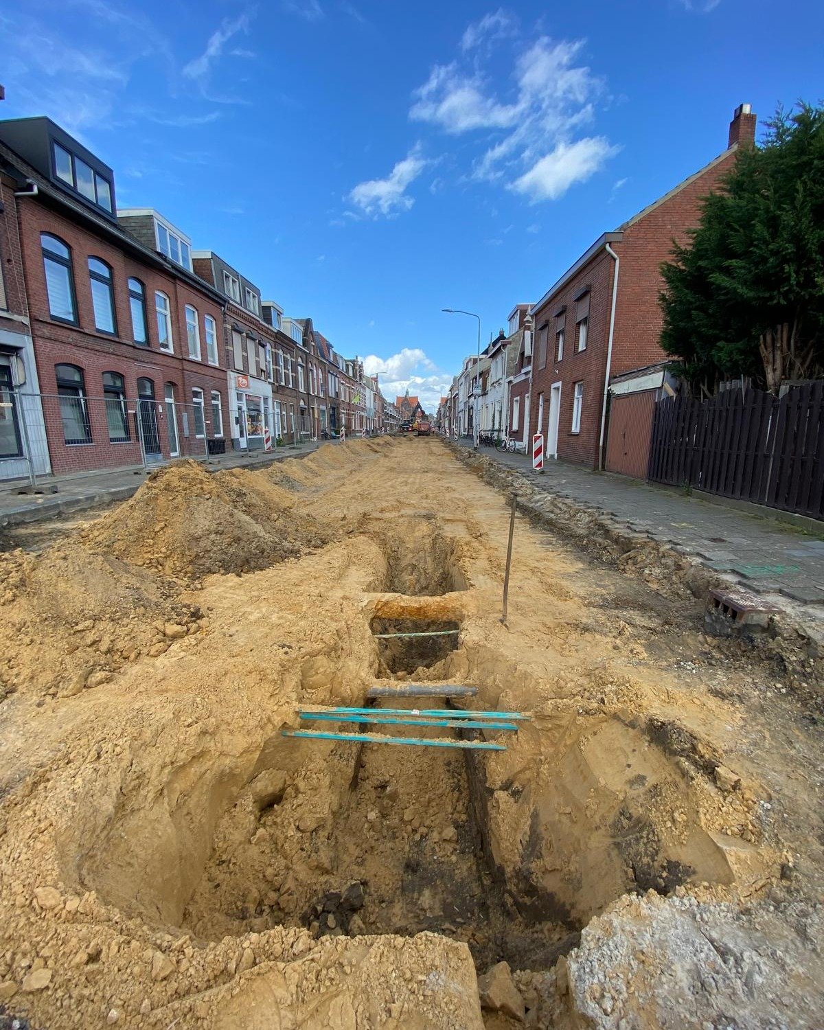 Wat wordt er hard gewerkt in ons straatje. Een update van Week 12. Met dank aan onze straatfotograaf @leoaerts60.