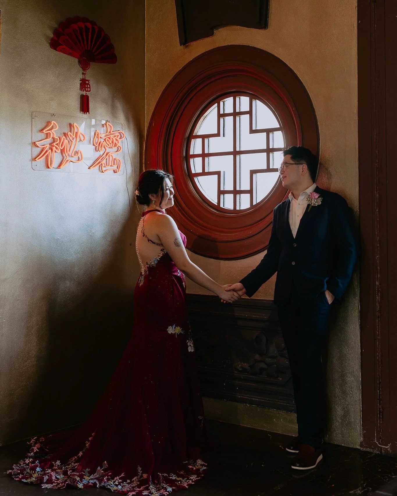 I find myself photographing more when there&rsquo;s less.
Less over-the-top planning,
less micromanagement.
Just letting raw moments unfold naturally, however they come. 

Here&rsquo;s some of my favourite moments at the wedding of RJ + E!