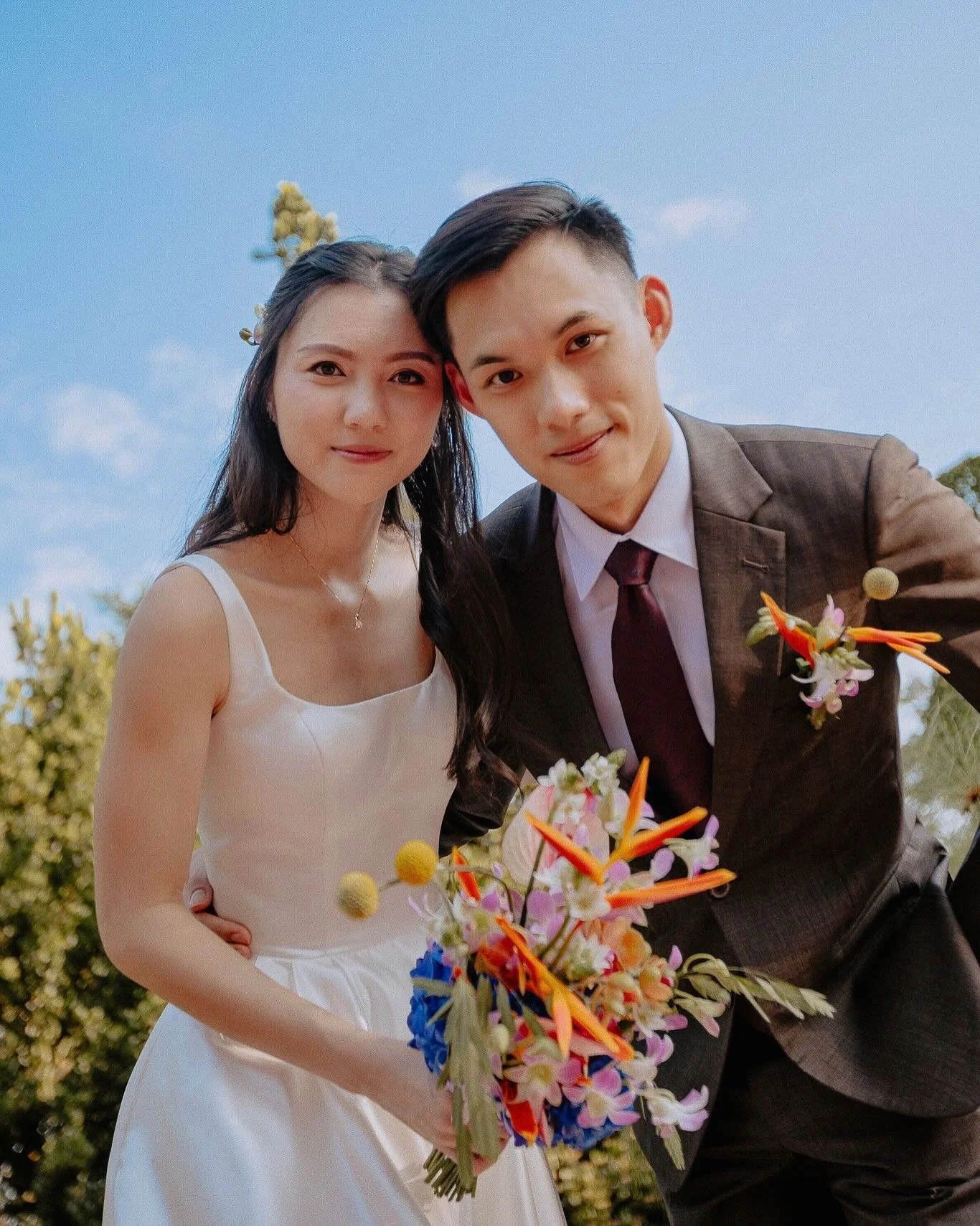 A celebration for the books â¨đĒŠ
Florals @fibreflowers @dakotastudios 
MUA @clarasongbridal 
Gown @ame_handmadesg 
Venue @reddotbrewhouse