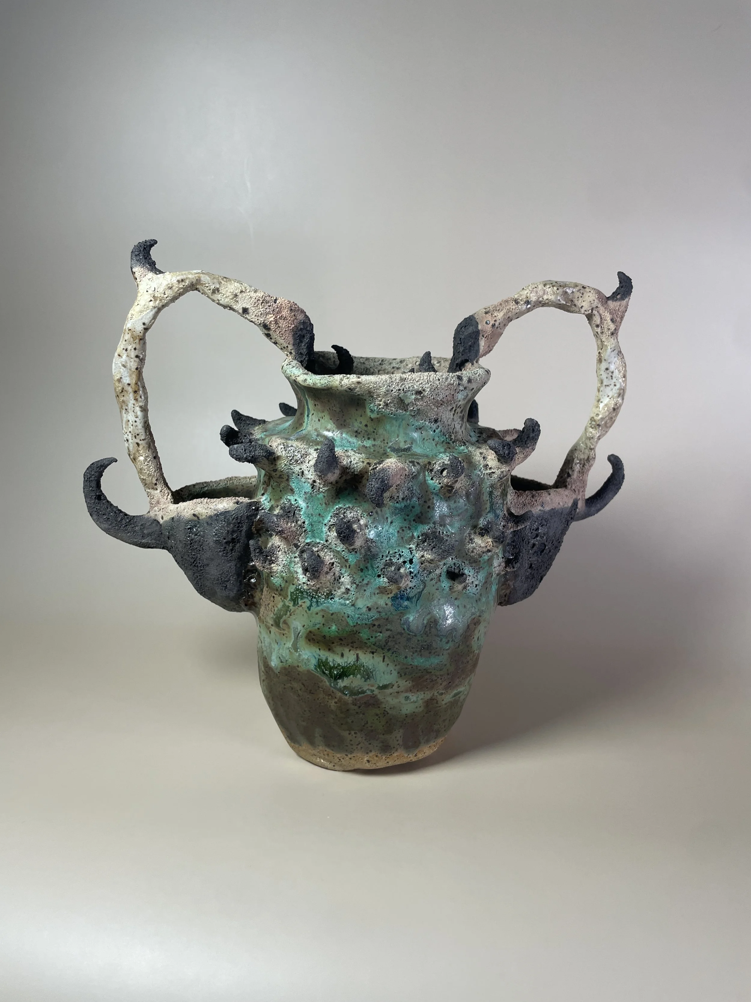 GIACOMOLUPO_VALERIN_VESSELFORHOLDING_7x9x5_GLAZEDSTONEWARE_2026_400.JPG