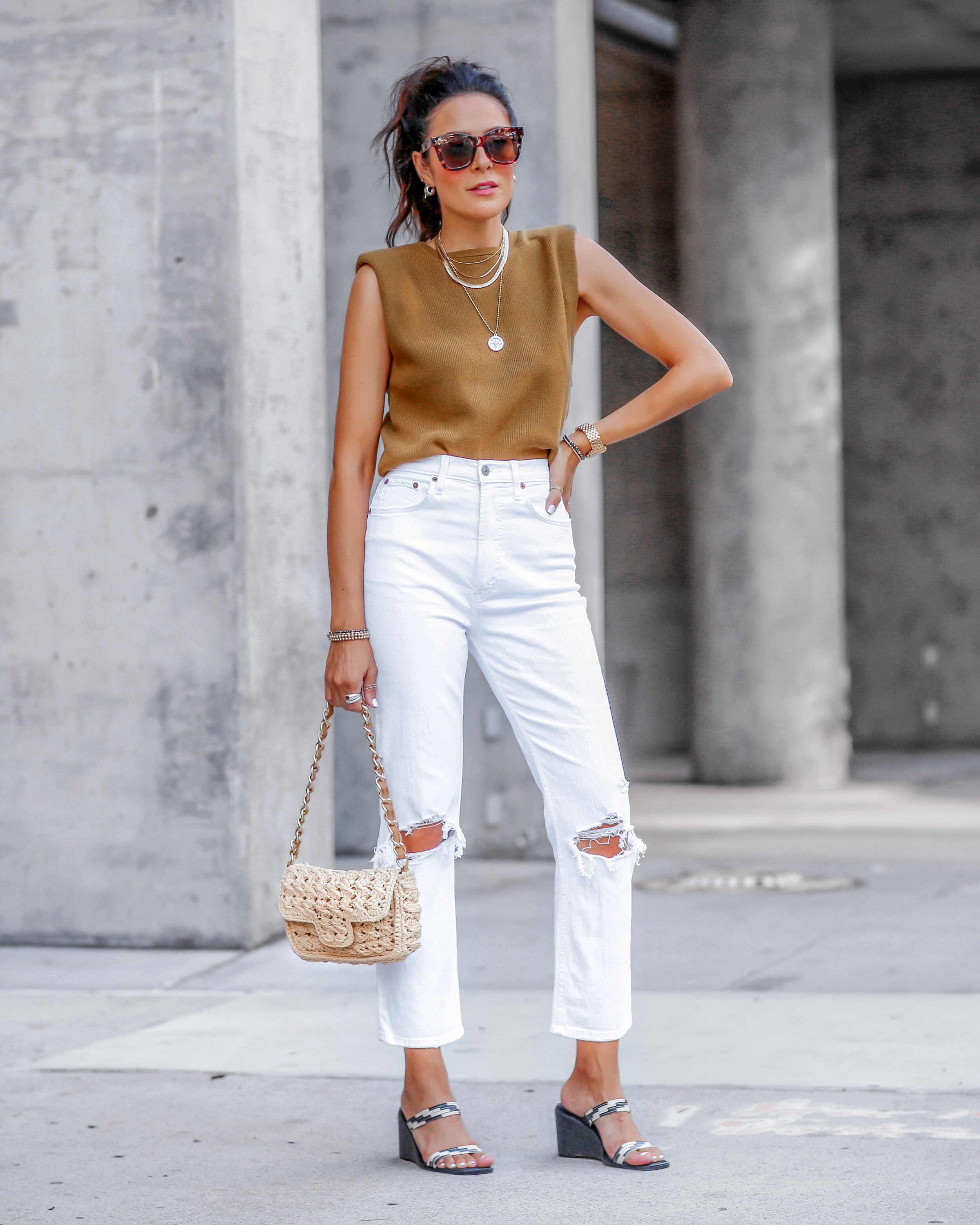 The Best White Jeans for Women 2022: Stylish White Denim for Spring – The  Hollywood Reporter