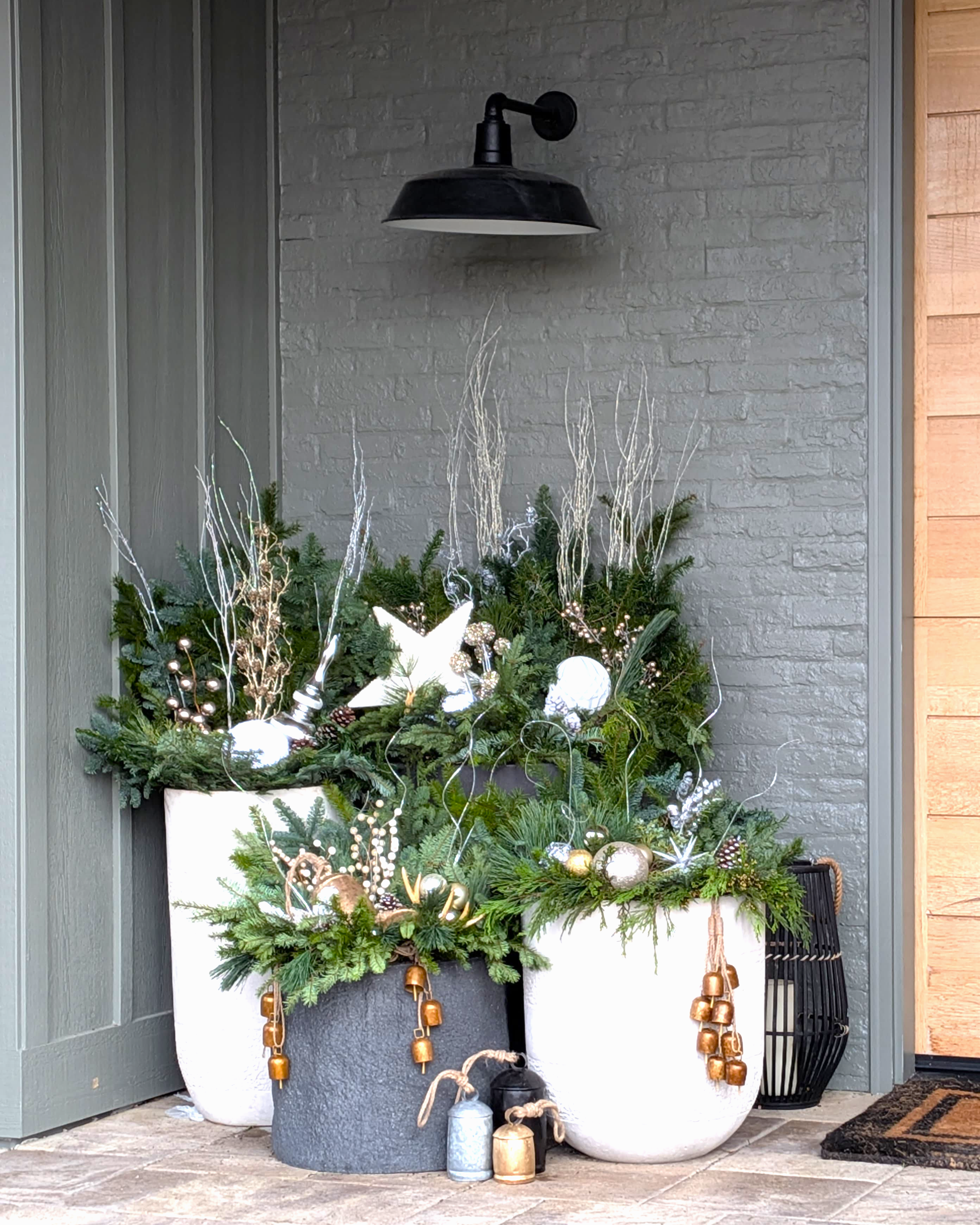 251245v BIOME winter outdoor containers shawhitegold.png