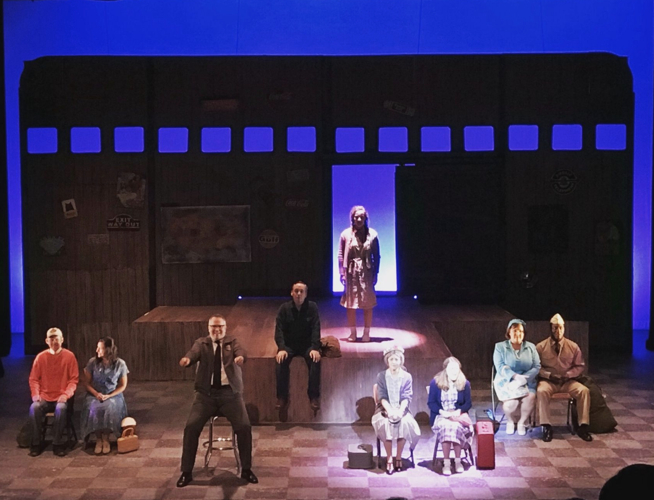 Violet, Set Design and Direction