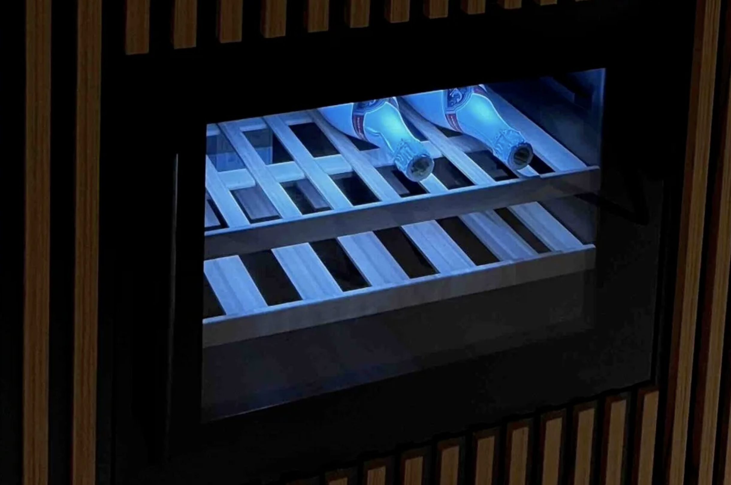 HP 38 WINE COOLER CLOSE.png