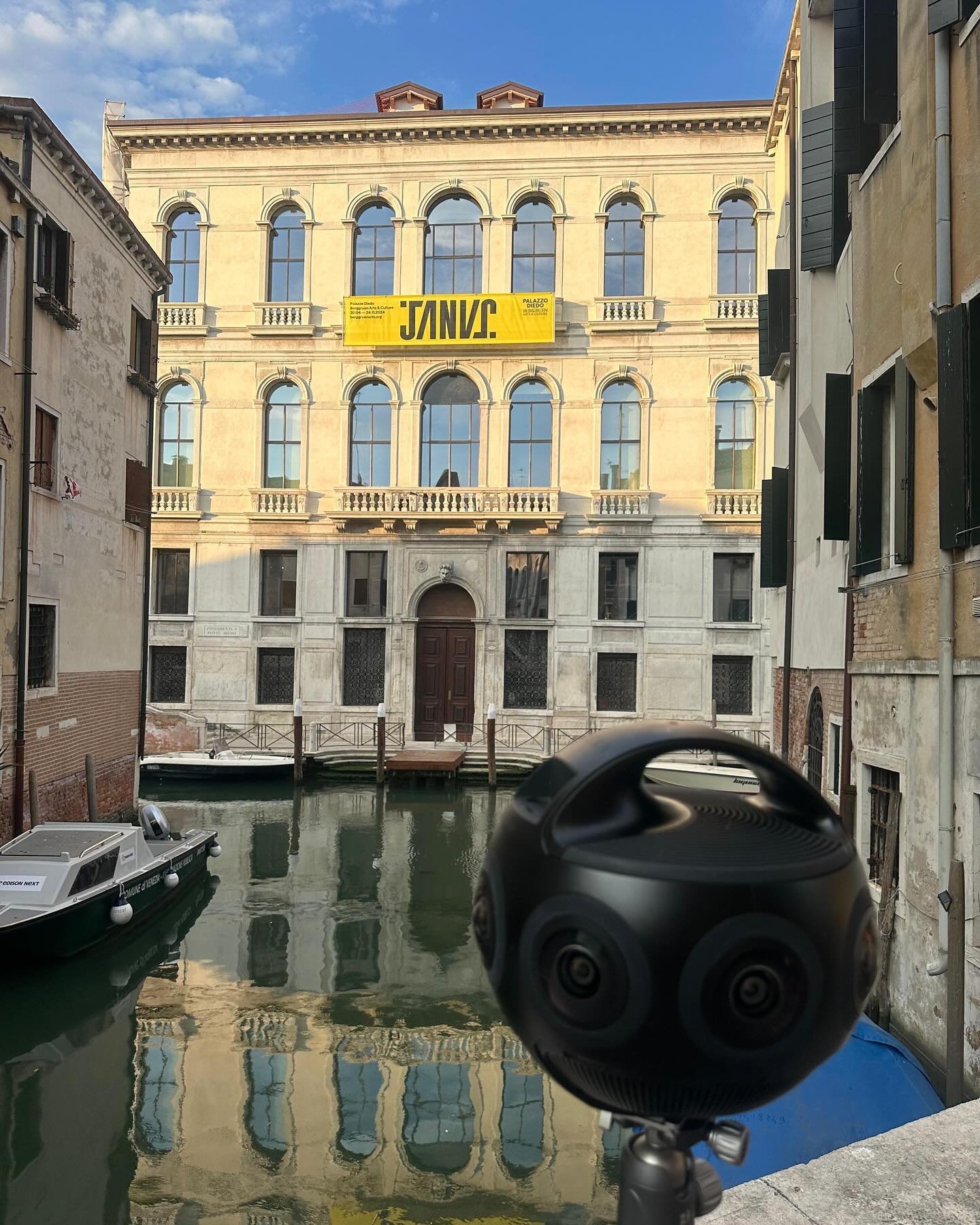 🌊Escape the everyday and explore the beauty of Venice &ndash; no ticket required! With Dayholi VR glasses, you can now glide through the canals of the romantic  city and experience its magical atmosphere virtually. Immerse yourself in a world full o