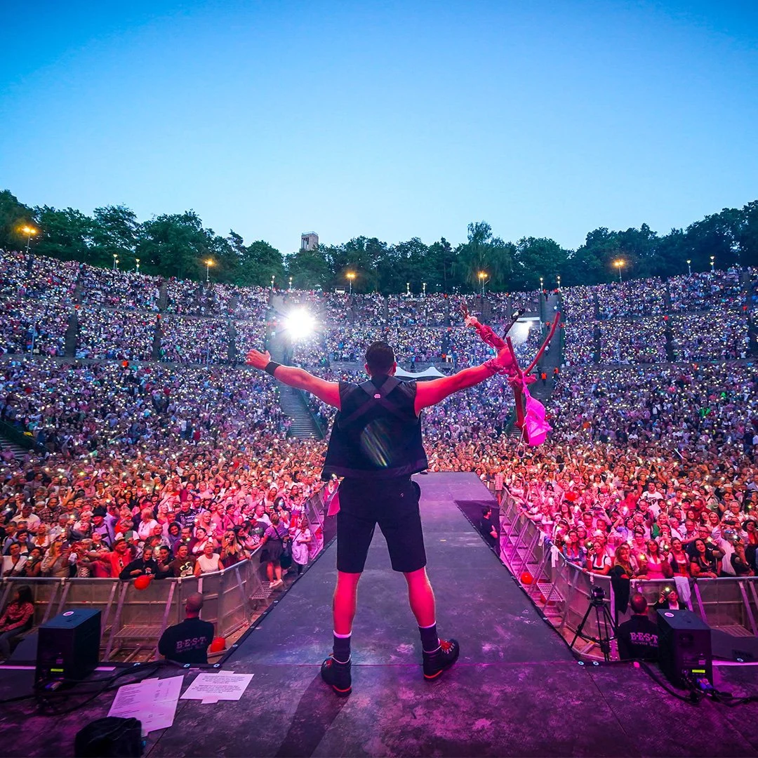 Center Stage View