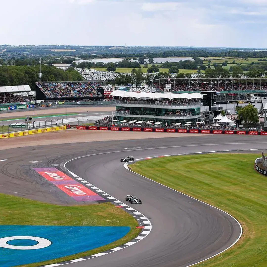 silverstone-stowecorner.jpg